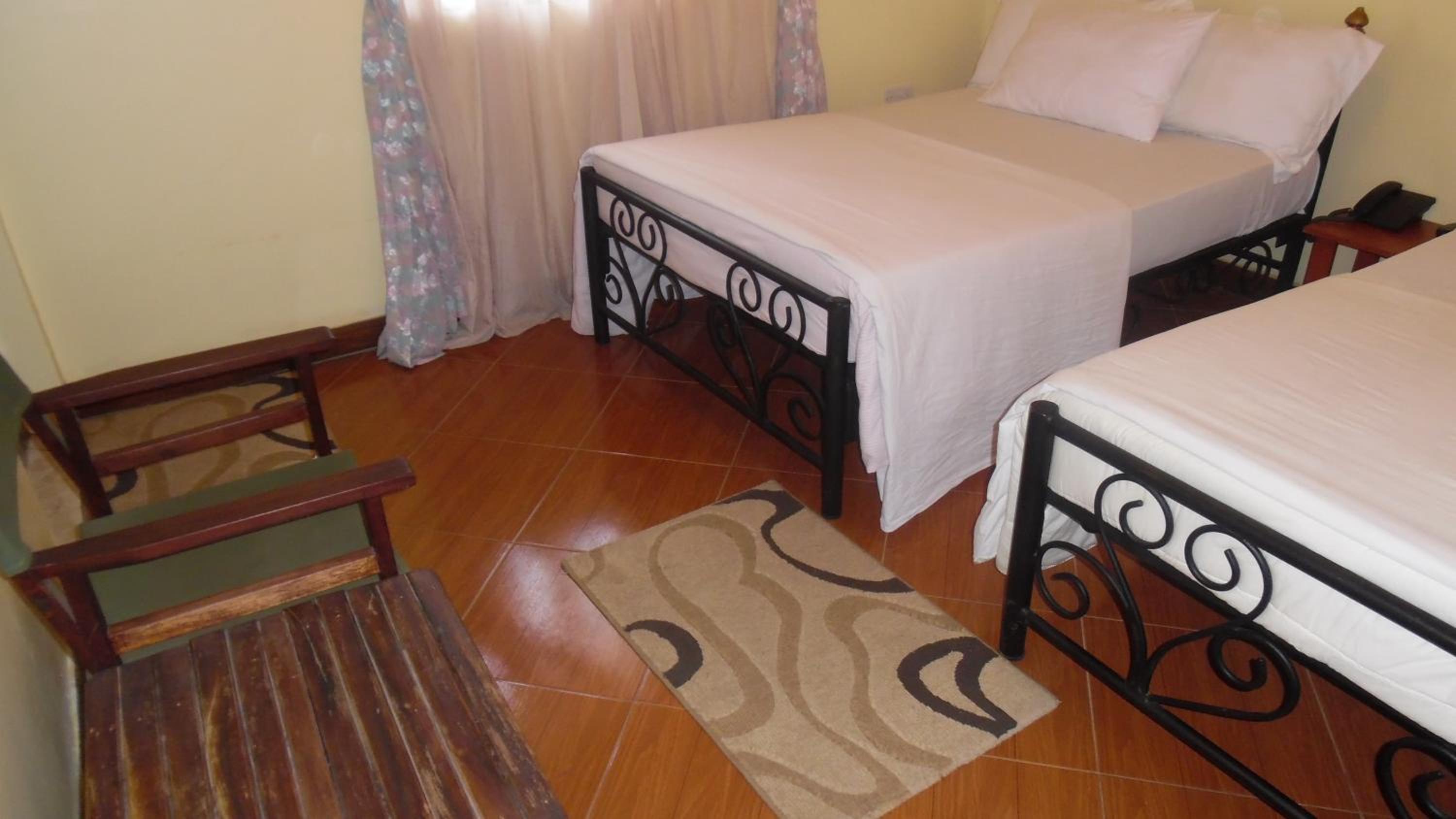 Budget Twin Room photo 2