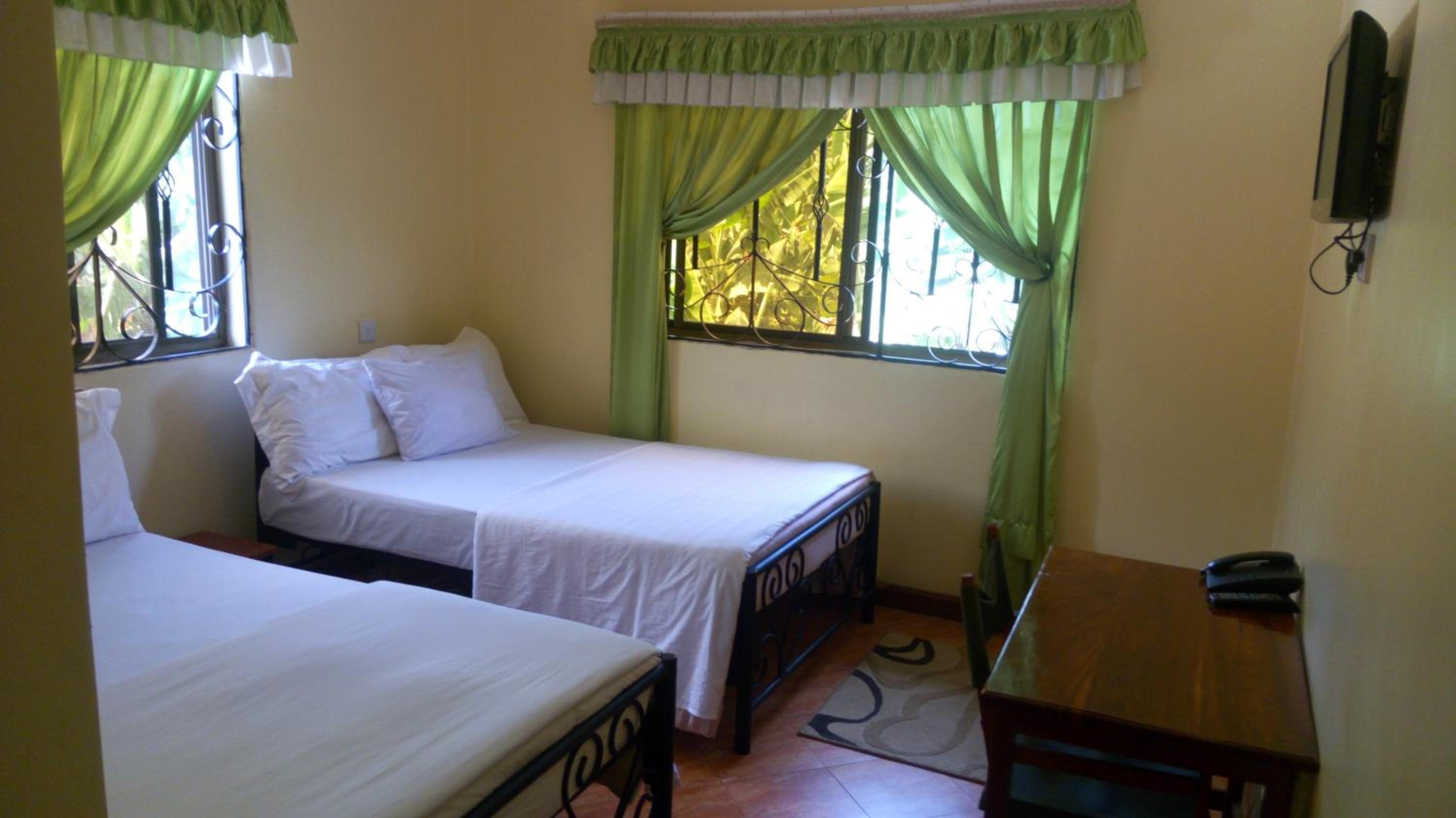 Budget Twin Room photo 3