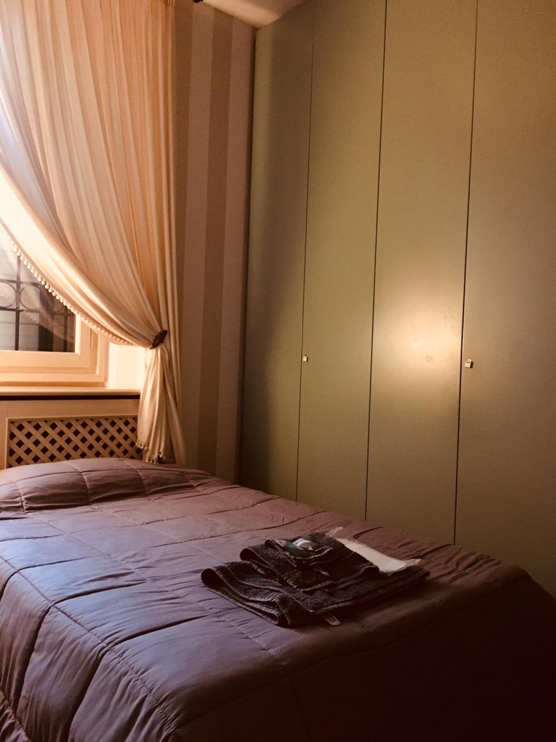 Two Connecting Rooms (2 Adults)