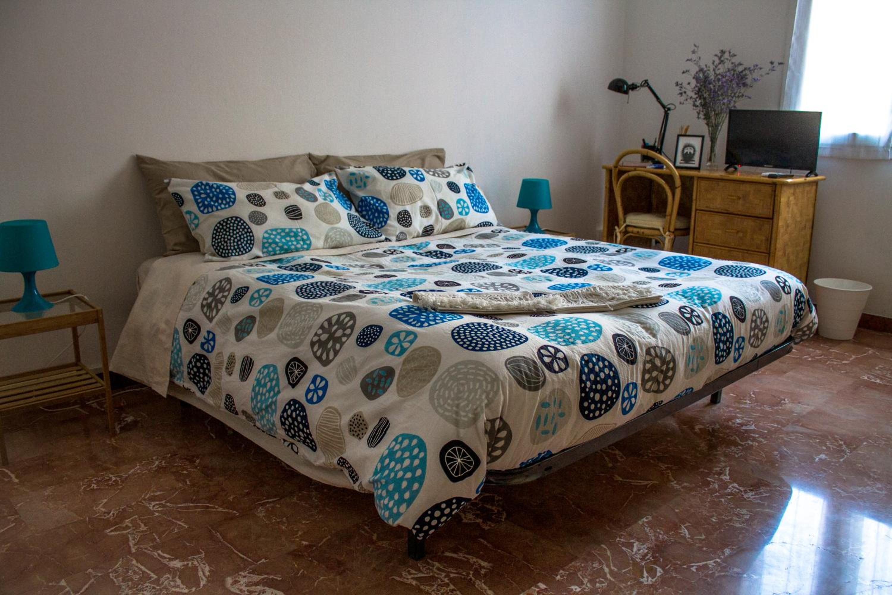 Double Room with Private Bathroom - Photo 7