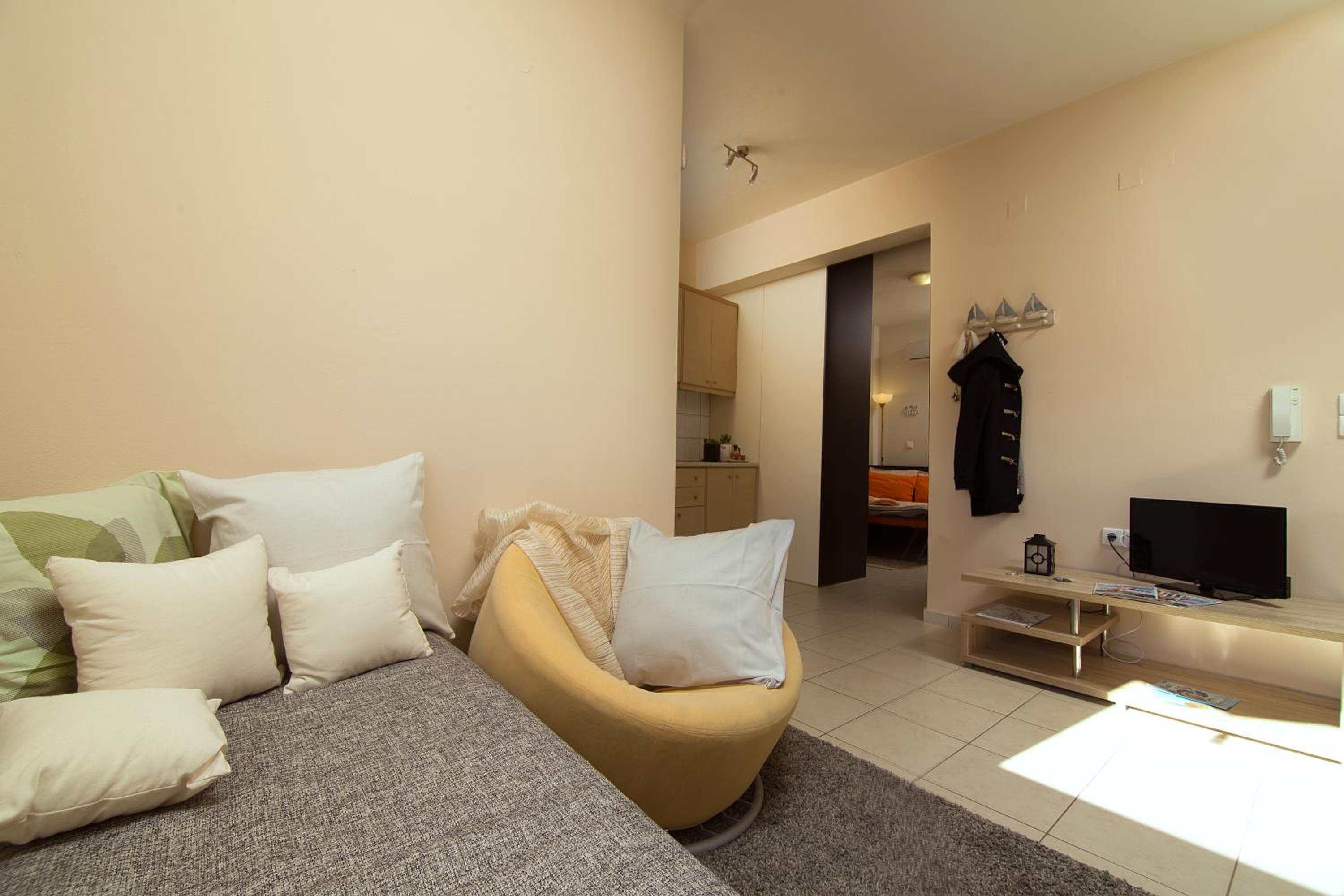 Economy One-Bedroom Apartment photo 3