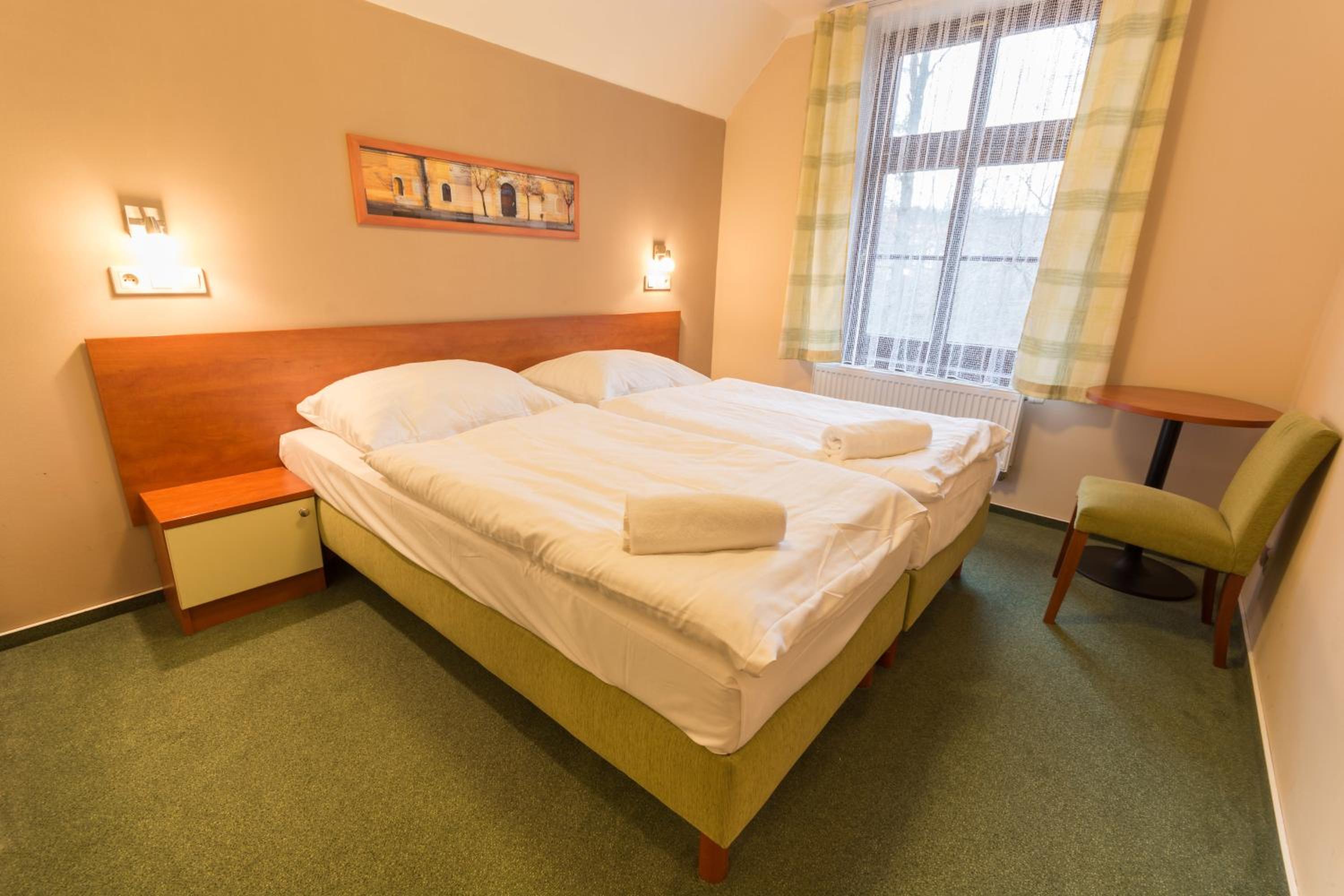 Quadruple Room with Bath photo 1