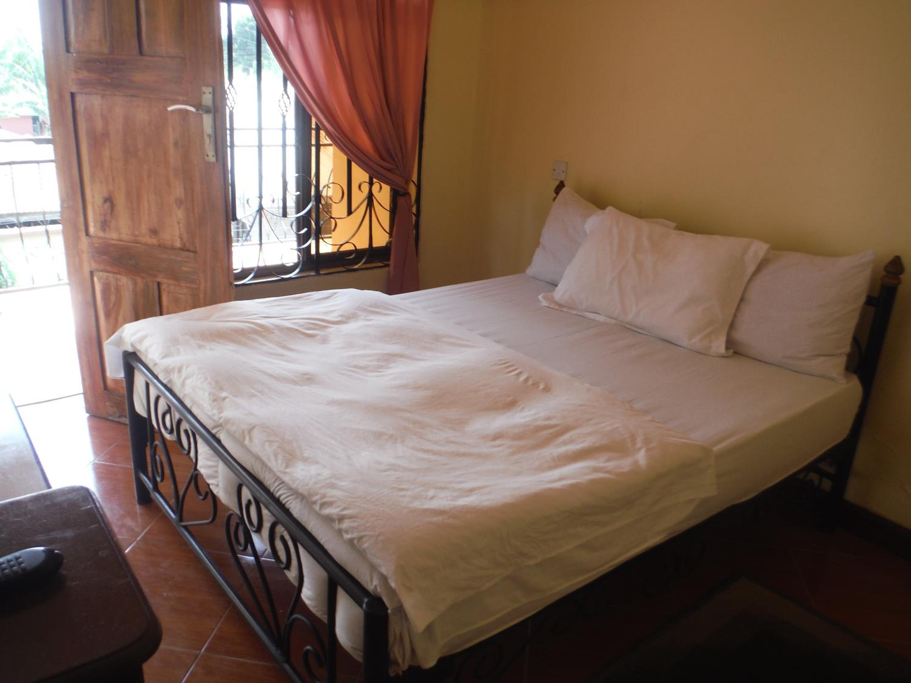 Budget Double Room photo 2