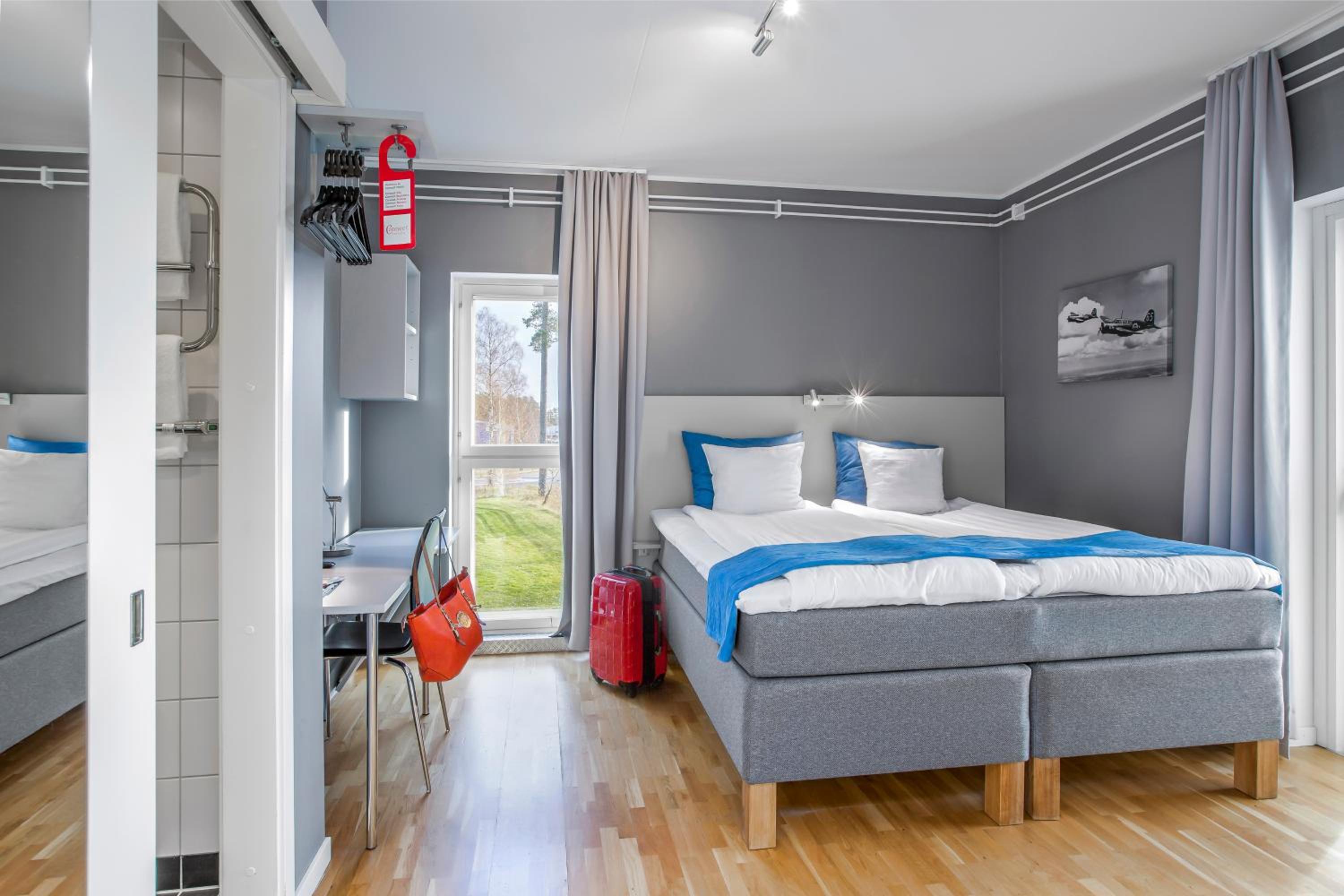 Superior Double Room with Balcony - Photo 3