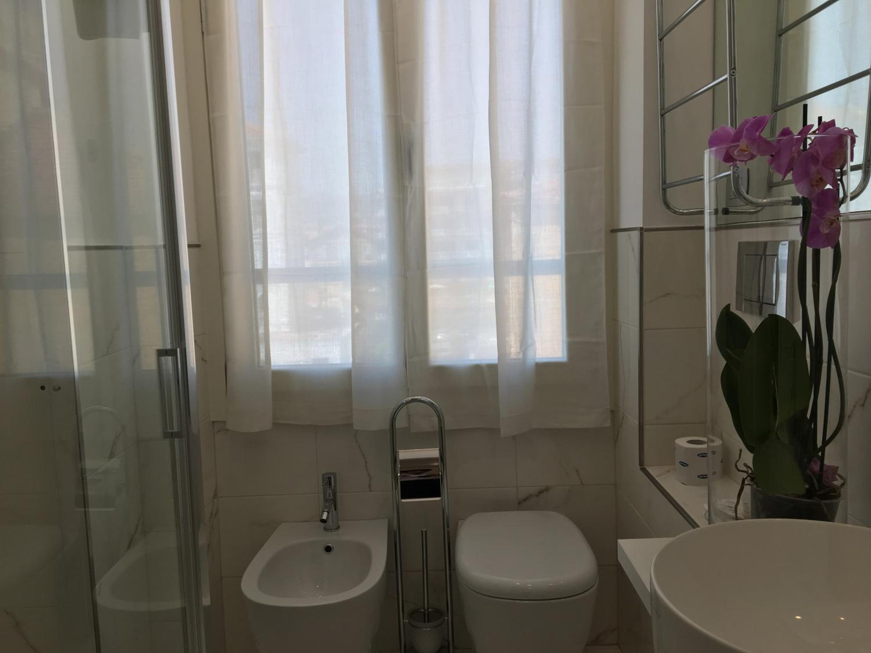 Queen Room - Photo 6