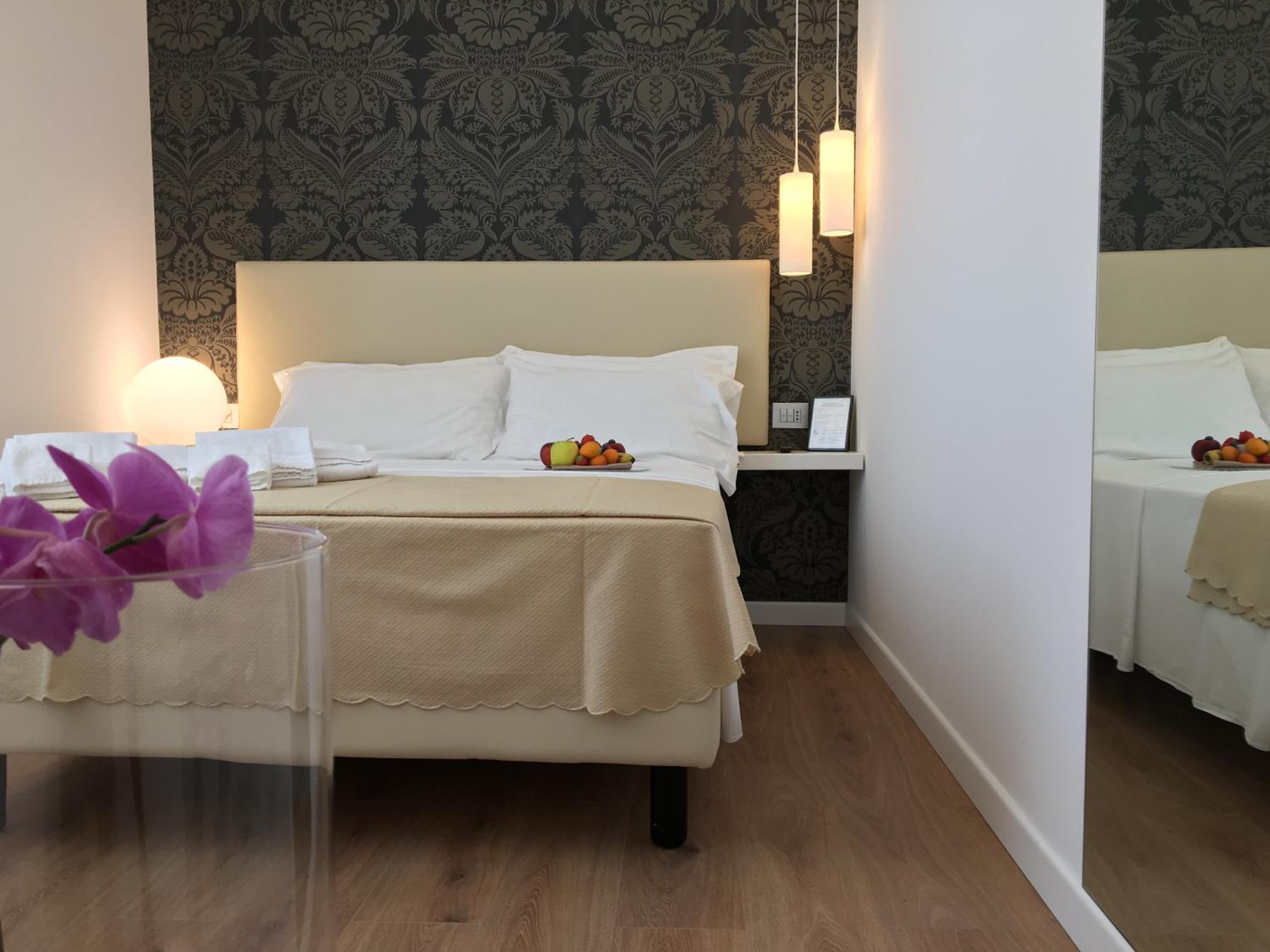 Queen Room - Photo 5