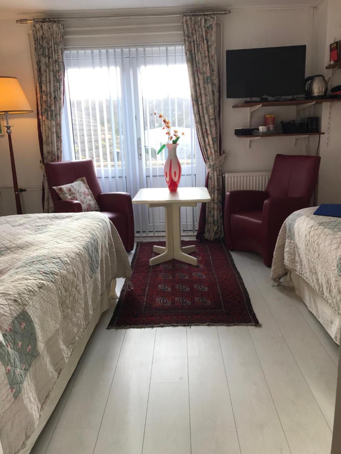 Twin Room with Balcony and Private Bathroom photo 1