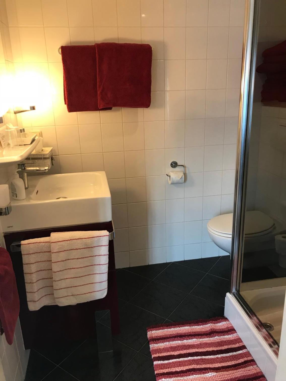 Twin Room with Balcony and Private Bathroom photo 2