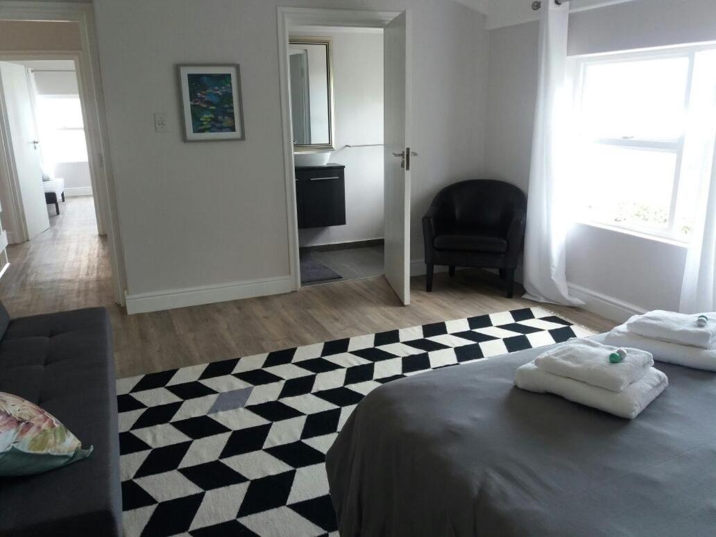 Queen Suite with Sea View photo 3