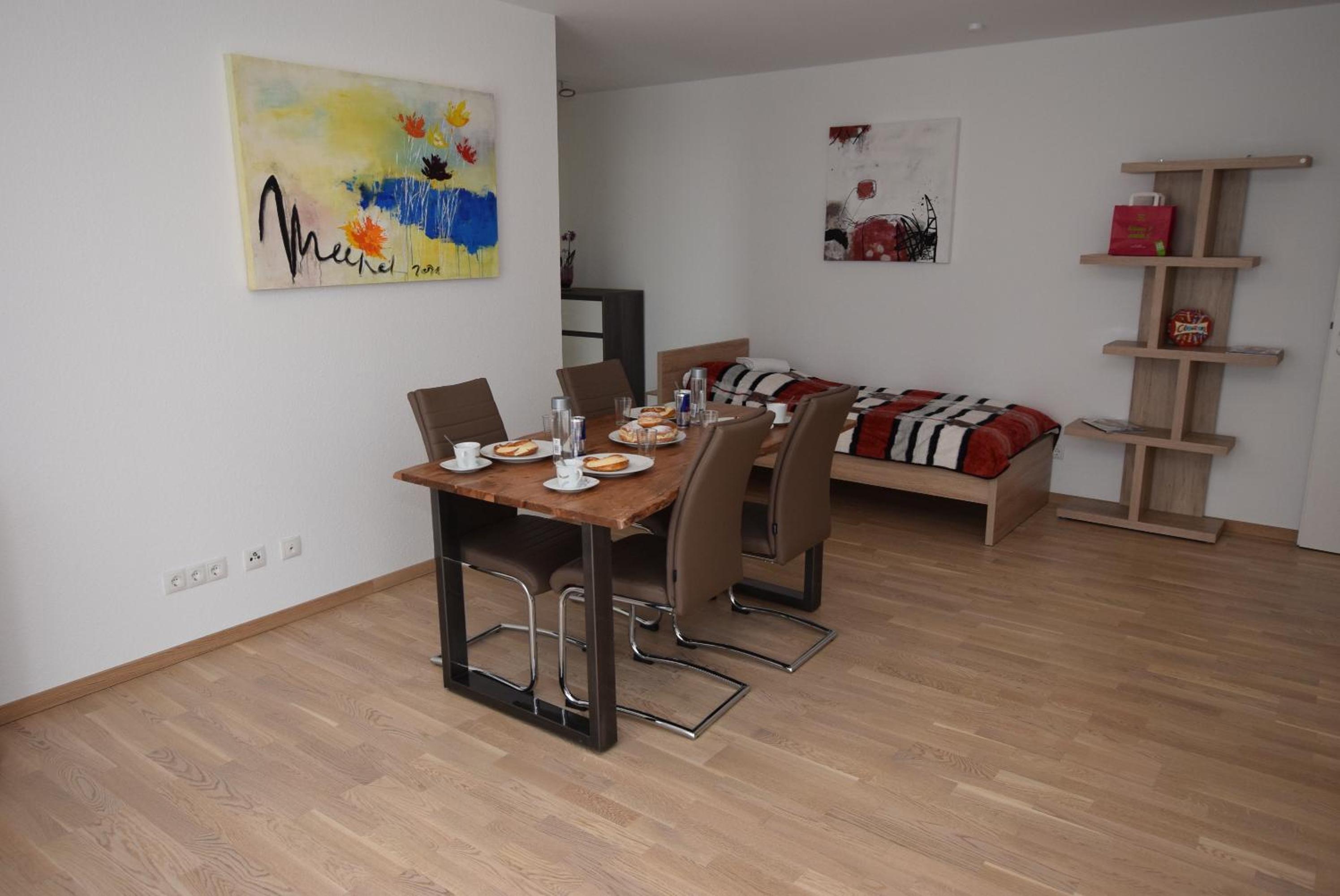 Apartment 103 photo 2