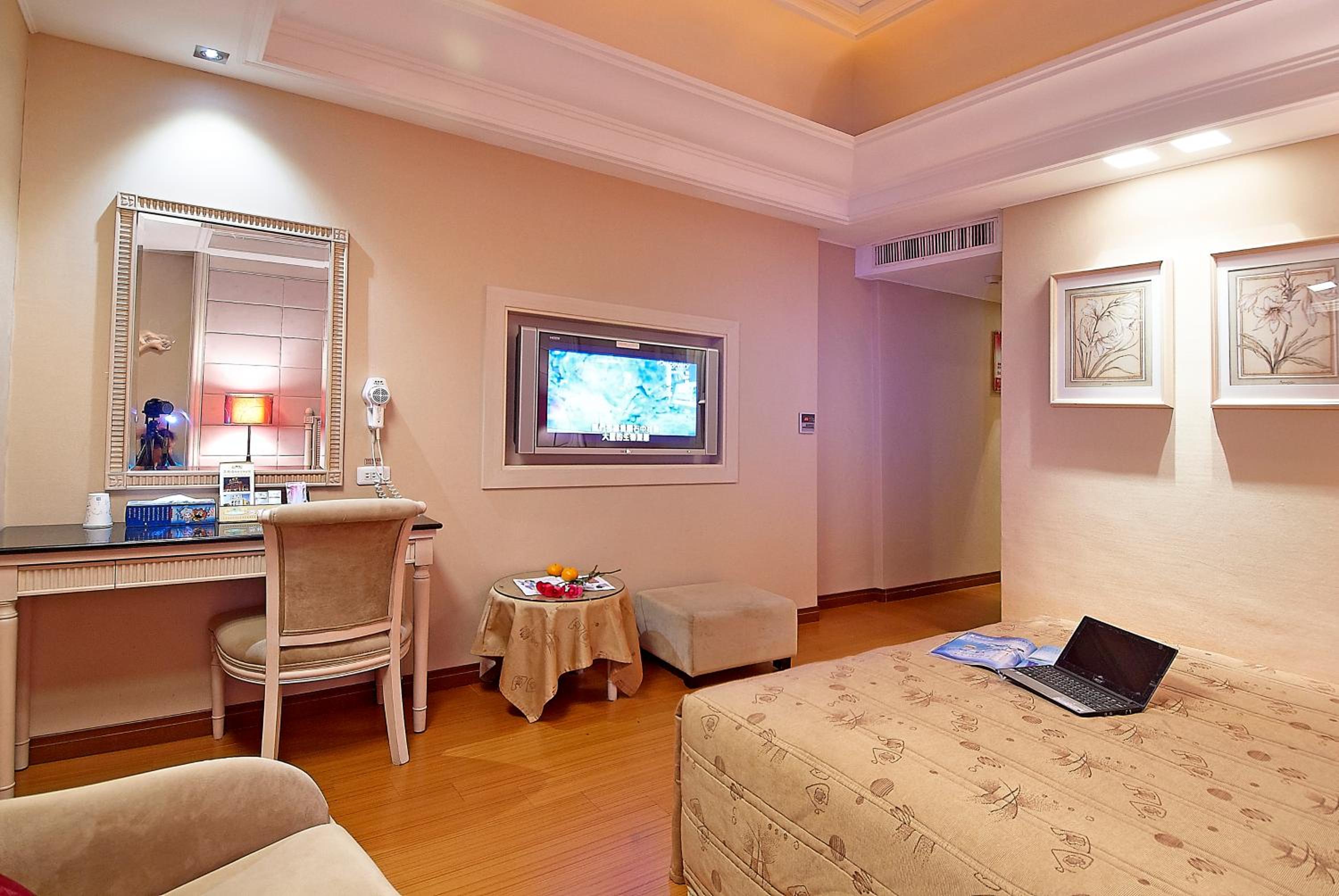 Budget Double Room photo 2