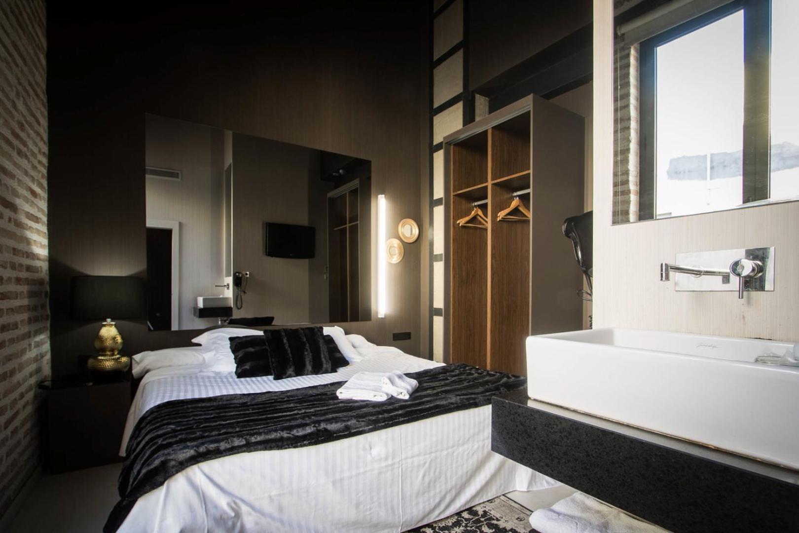 Double Room - Photo 2