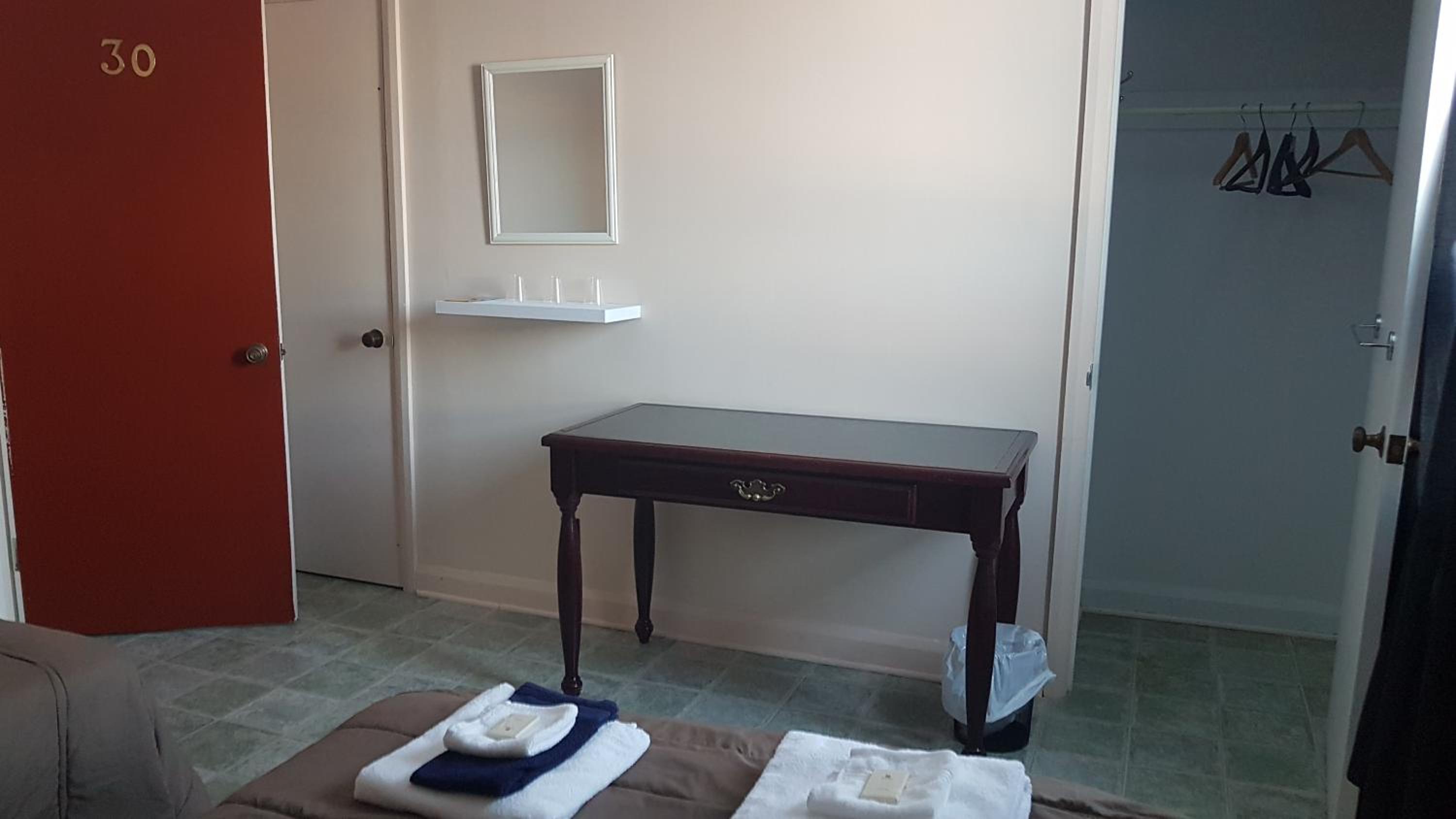 Basic Triple Room photo 2