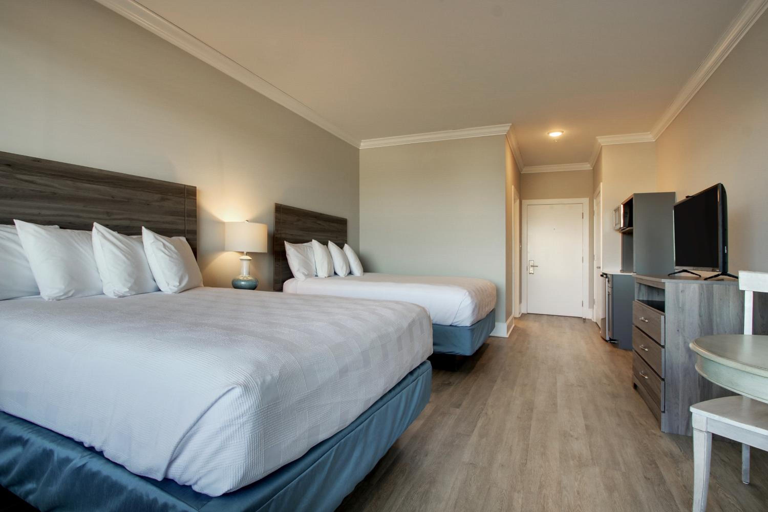 Inlet Two Queen Room
