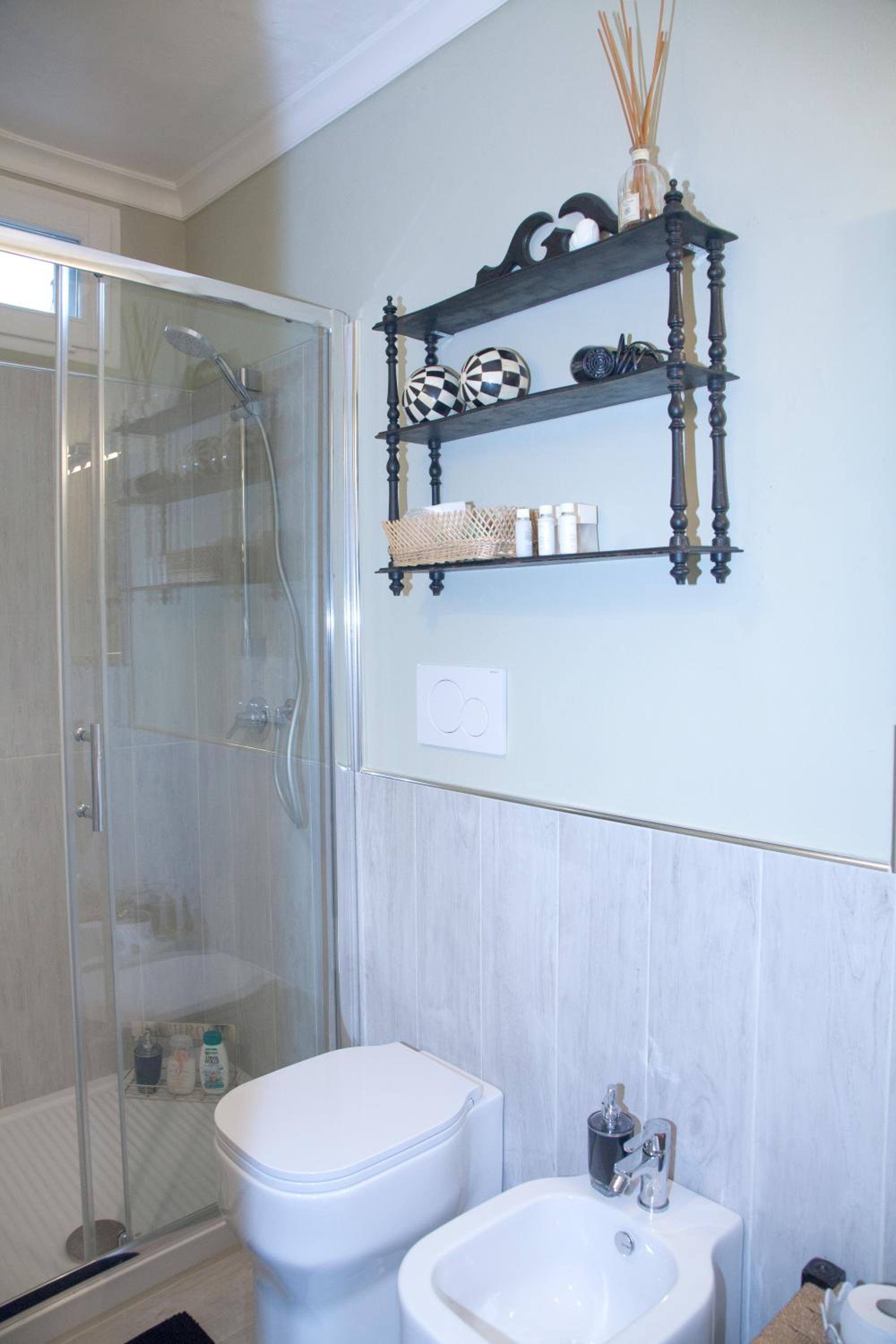 One-Bedroom Suite - Photo 4