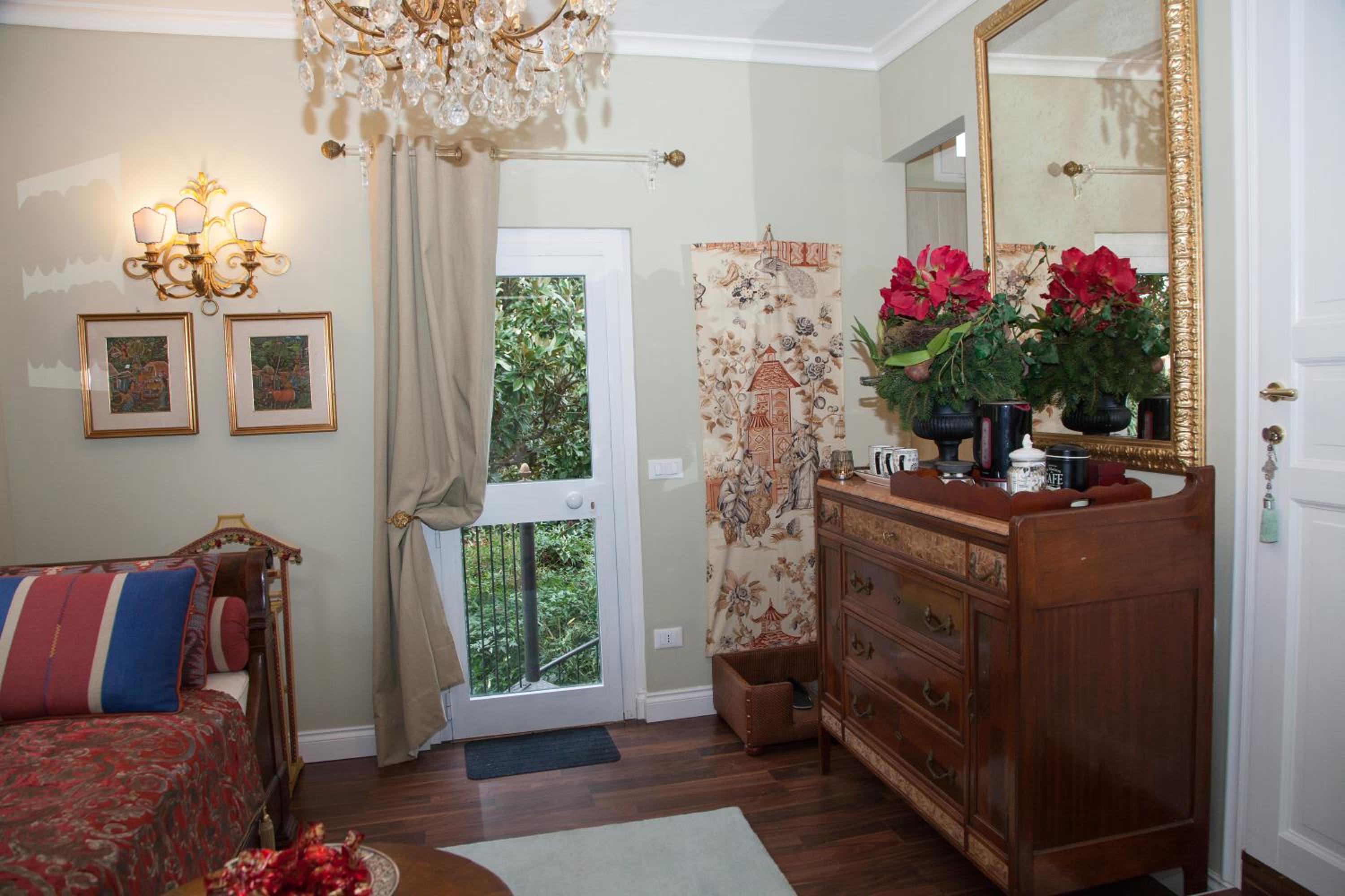 One-Bedroom Suite - Photo 7