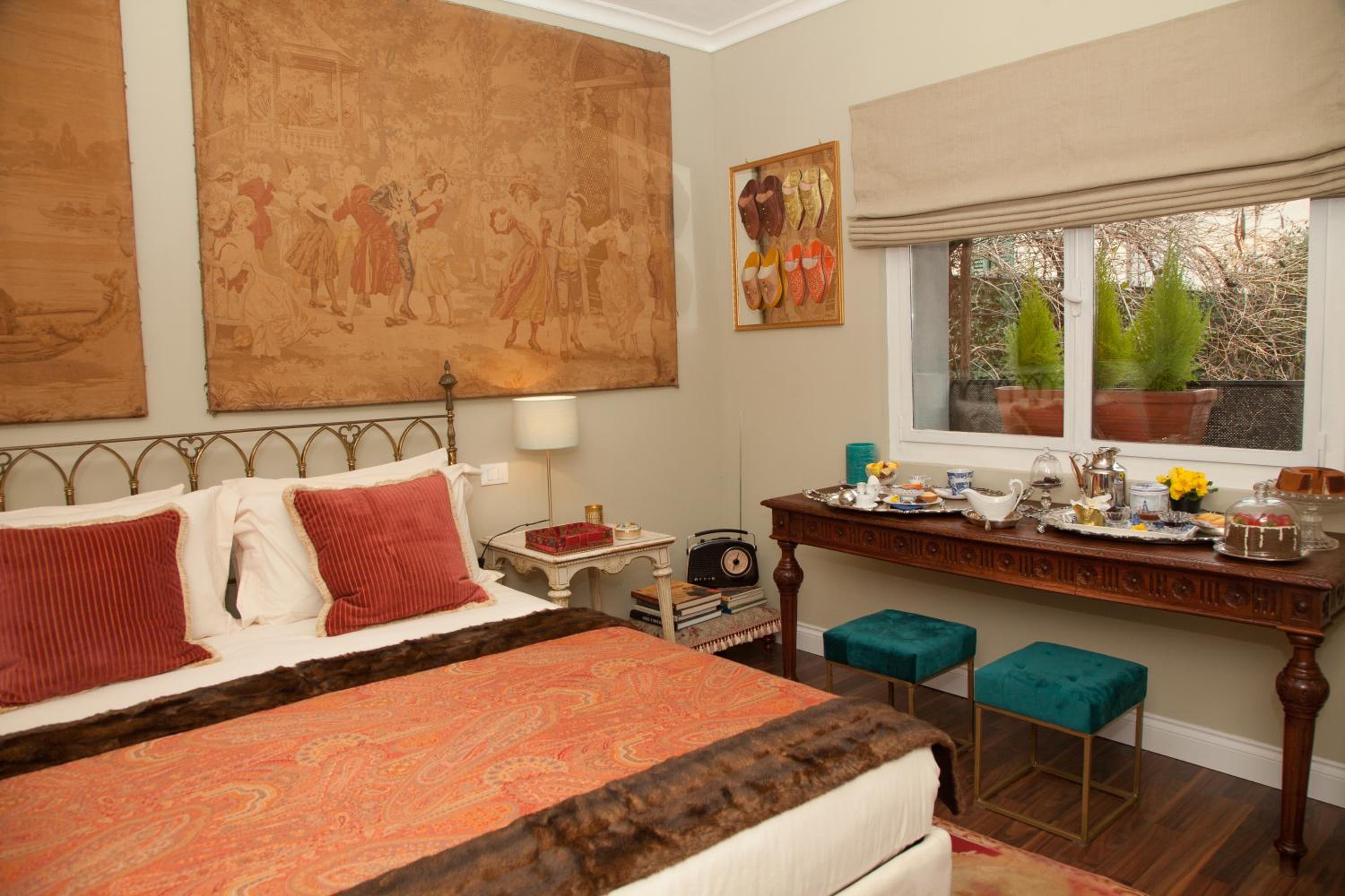 One-Bedroom Suite - Photo 2