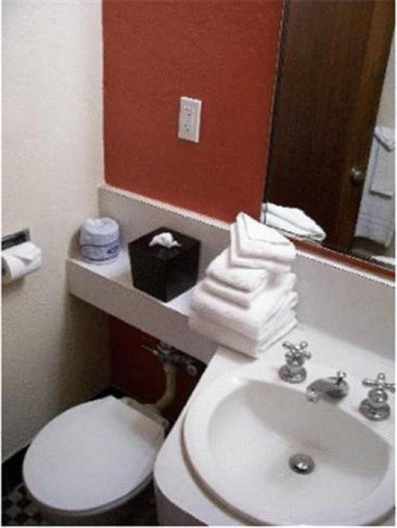 Queen Room - Photo 5