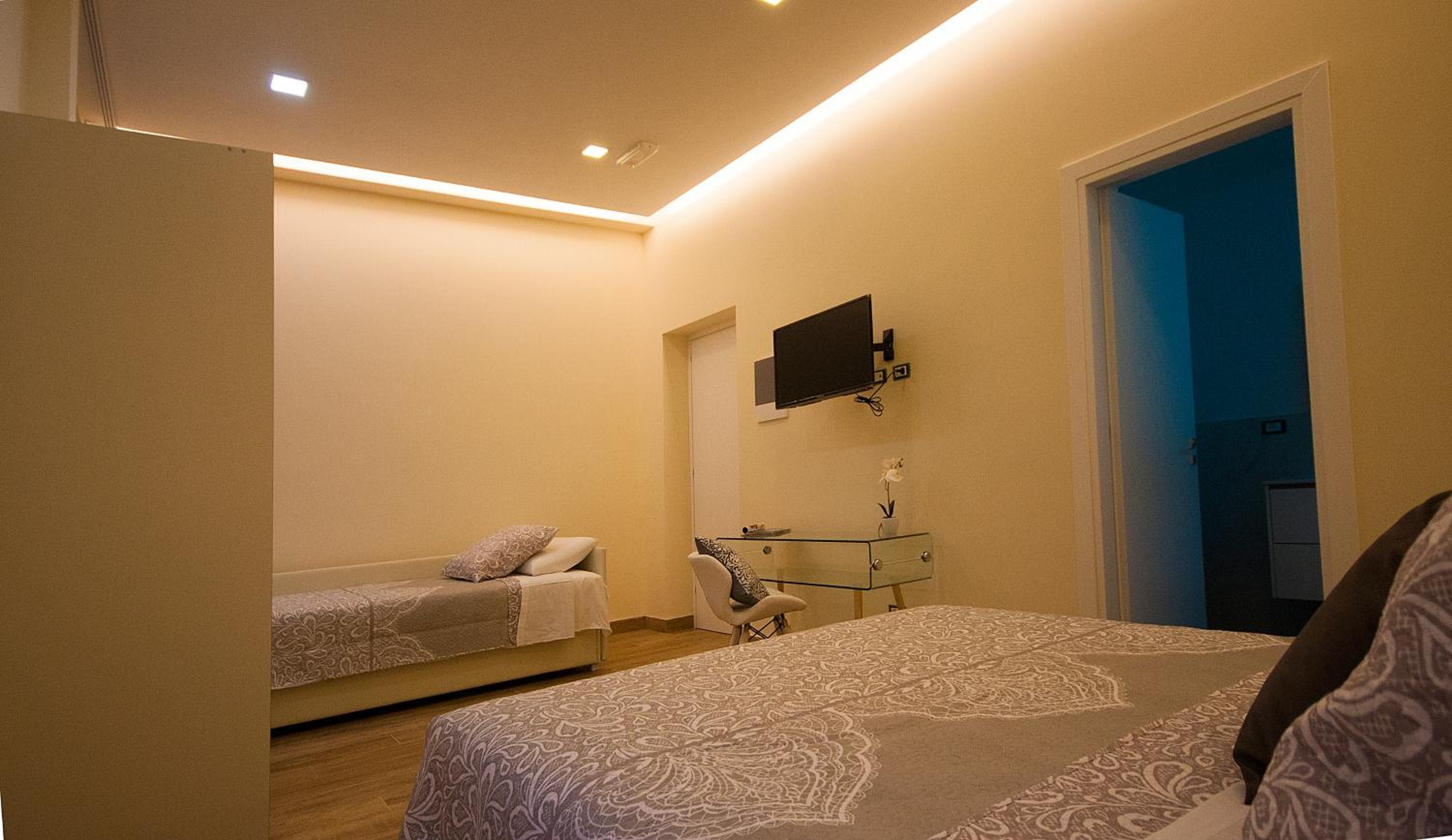 Deluxe Triple Room photo 3