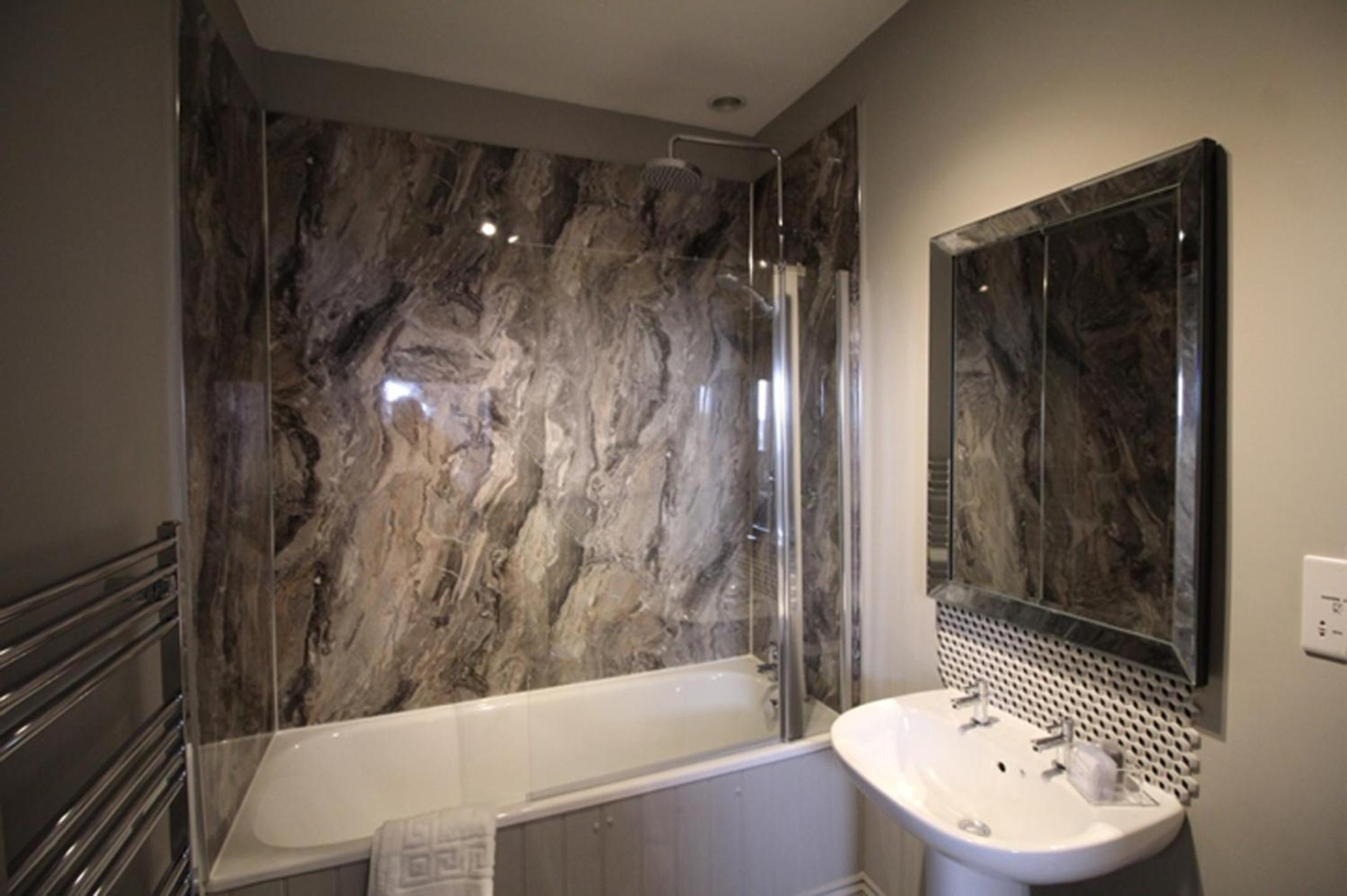 Deluxe Double or Twin Room - Photo 5