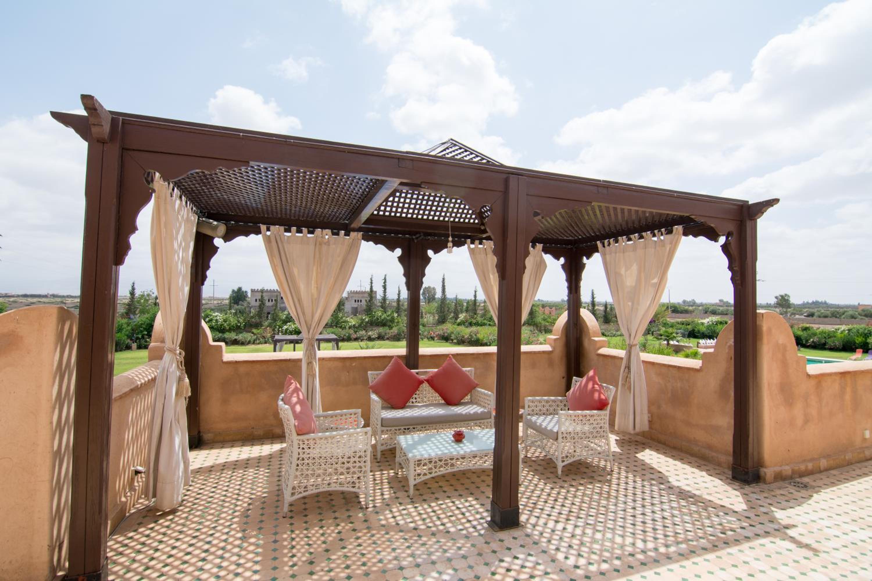 Three-Bedroom Villa - Photo 8