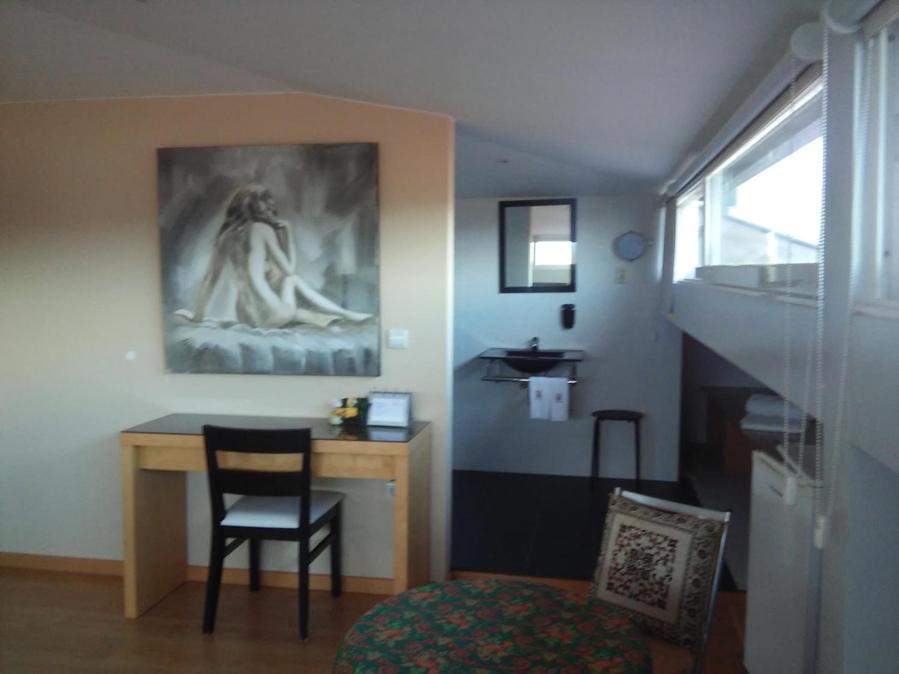 Triple Room with Private Bathroom - Photo 12