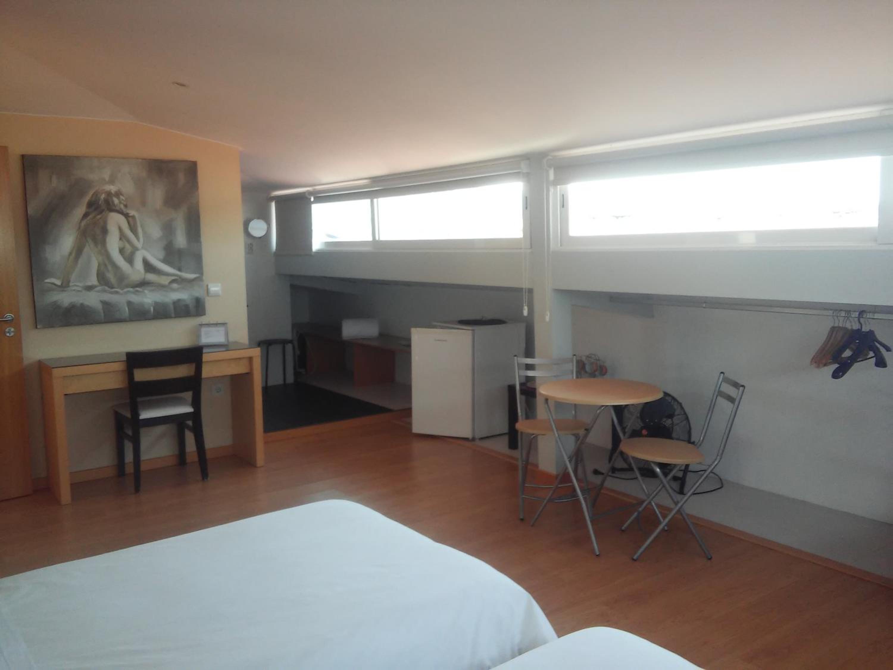 Triple Room with Private Bathroom - Photo 14