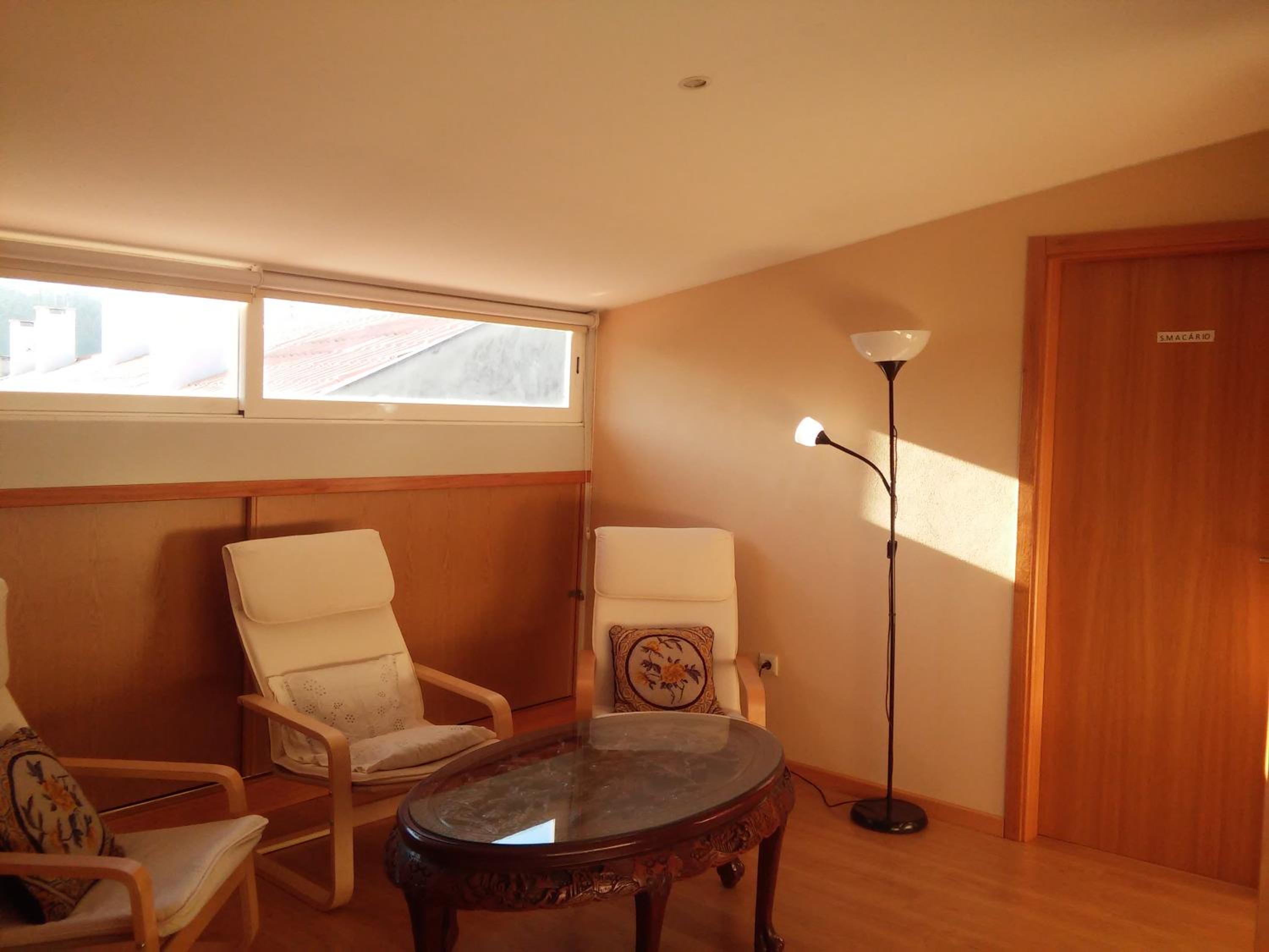 Double Room with Private Bathroom - Photo 21
