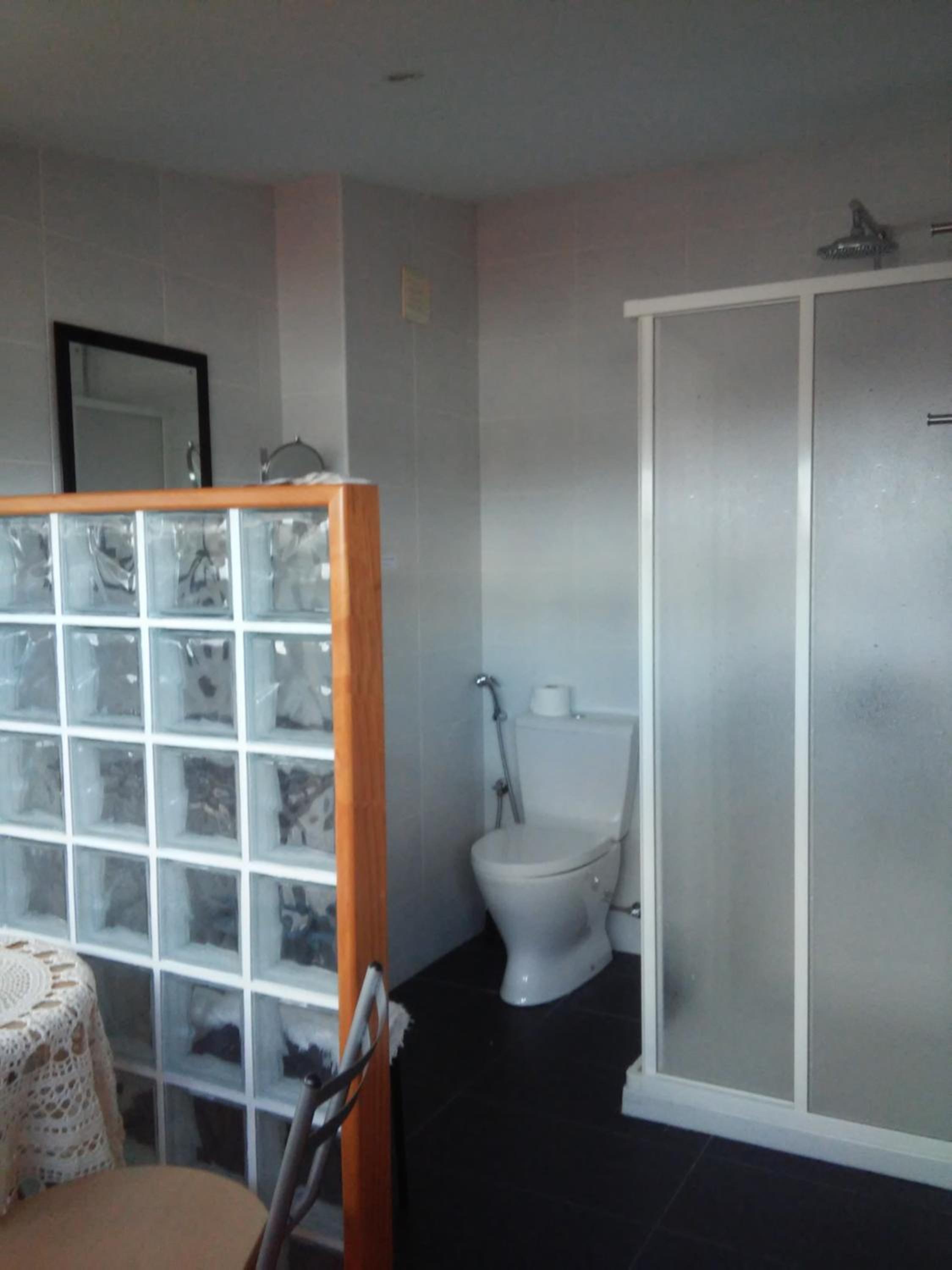 Double or Twin Room with City View - Photo 8