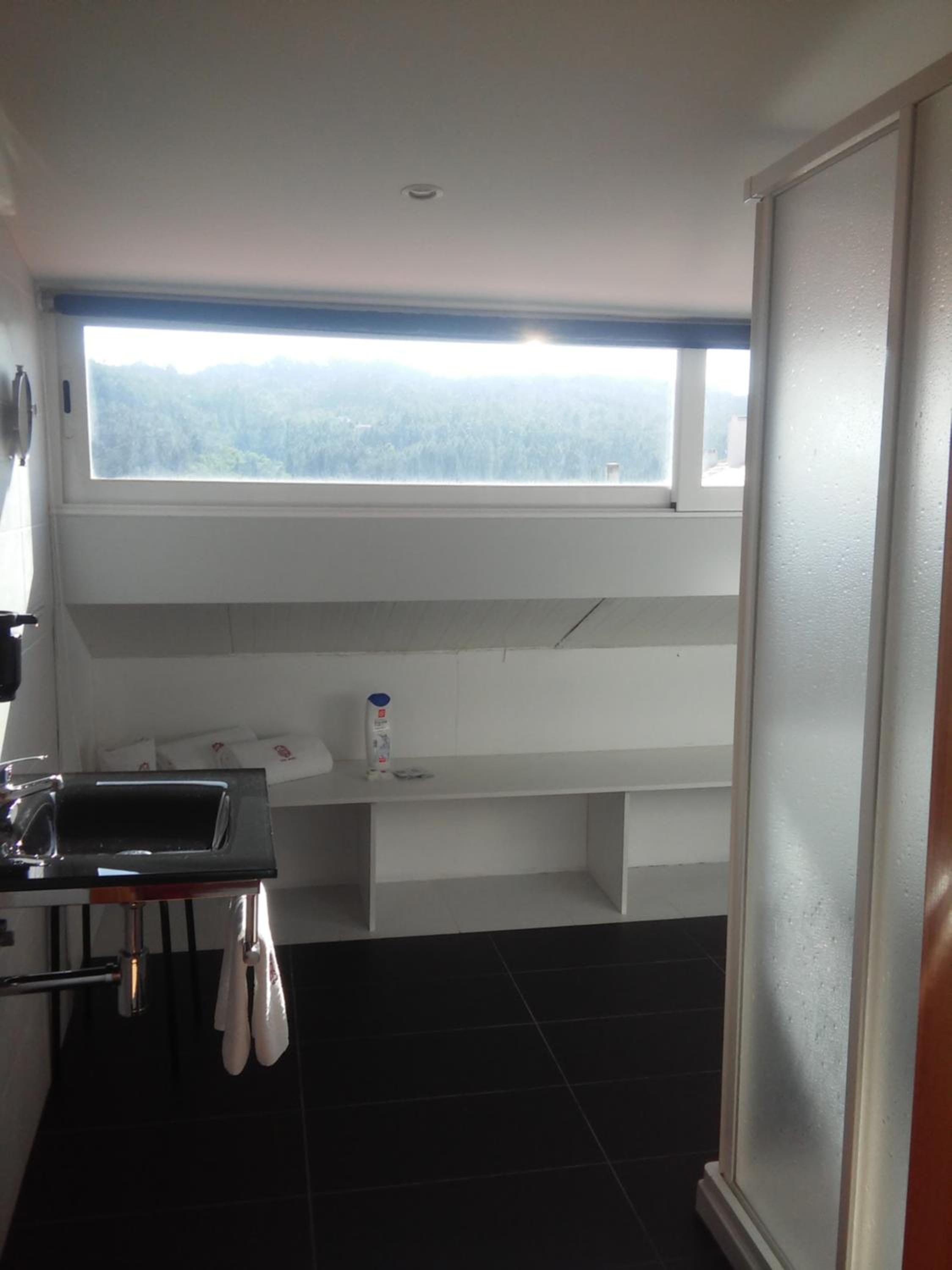 Double Room with Private Bathroom - Photo 12