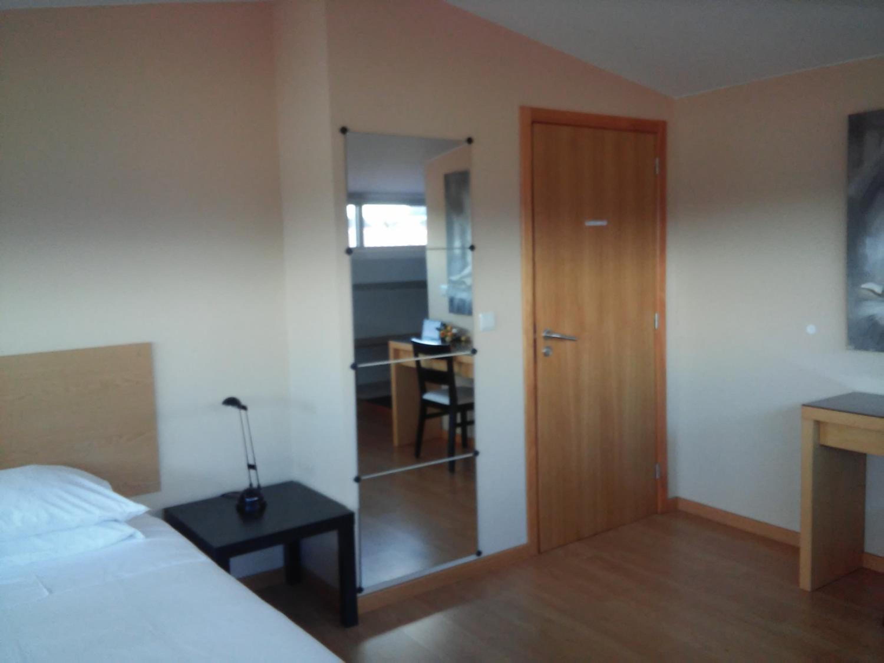 Triple Room with Private Bathroom - Photo 2