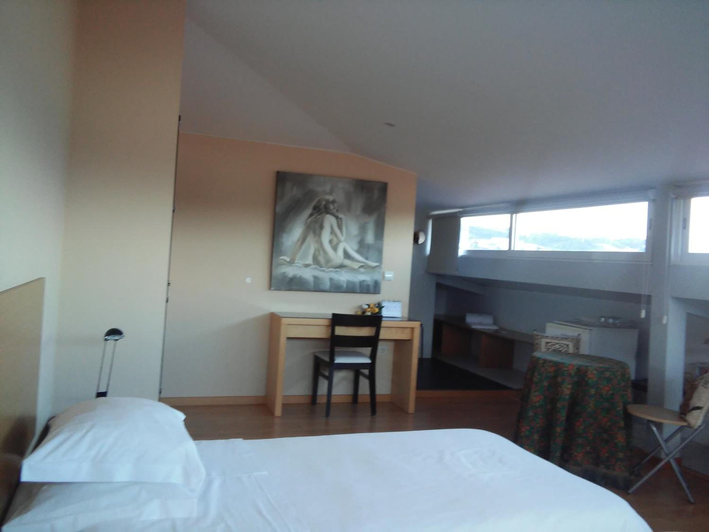 Triple Room with Private Bathroom - Photo 8