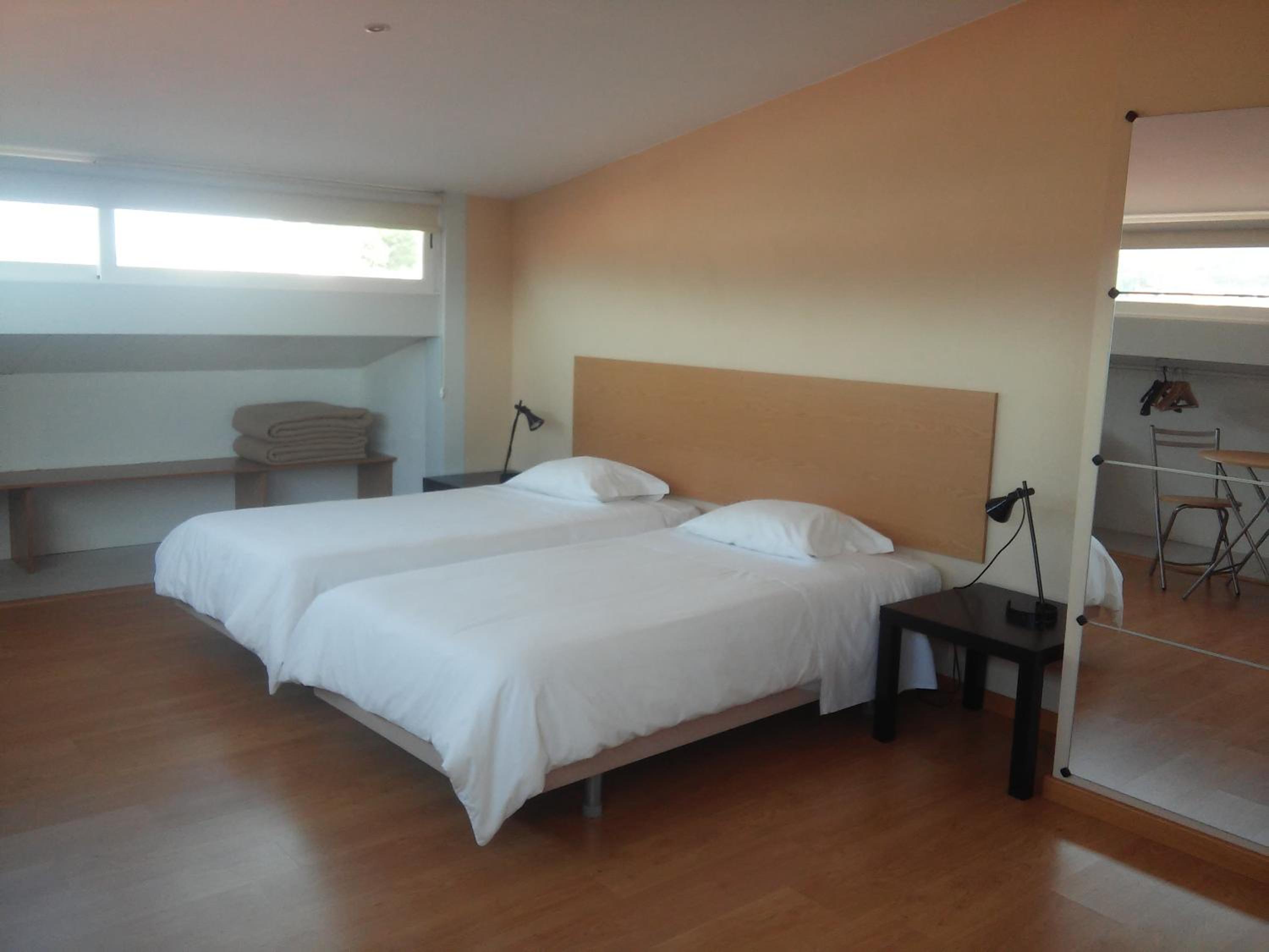 Triple Room with Private Bathroom - Photo 7