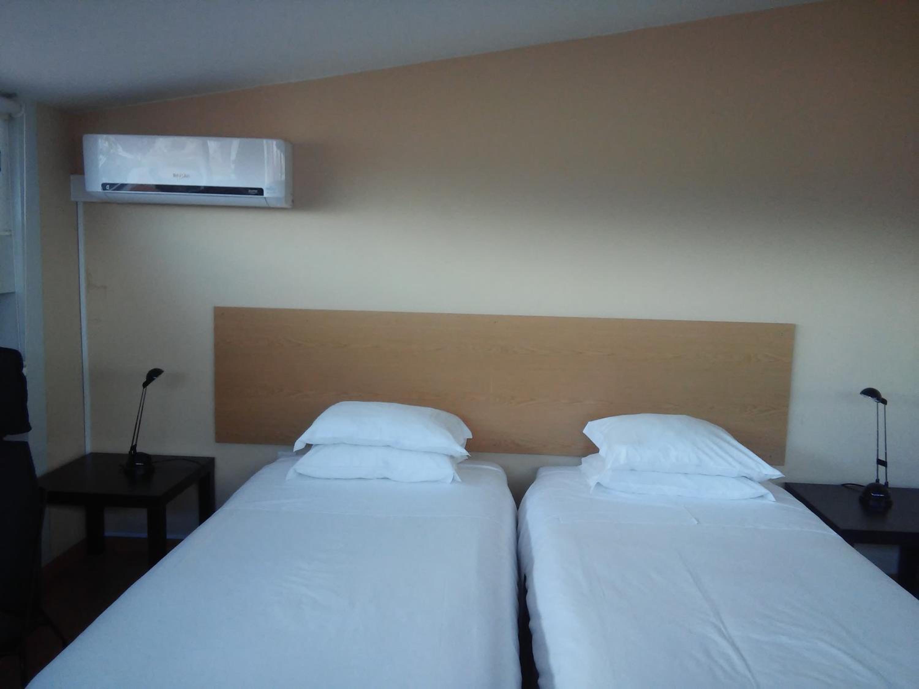 Triple Room with Private Bathroom - Photo 16