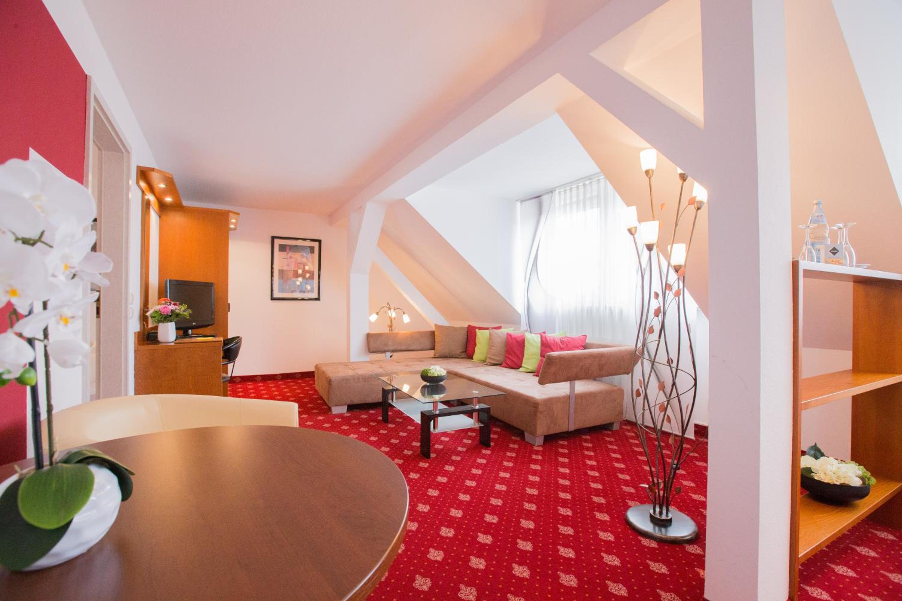 Suite with City View photo 2