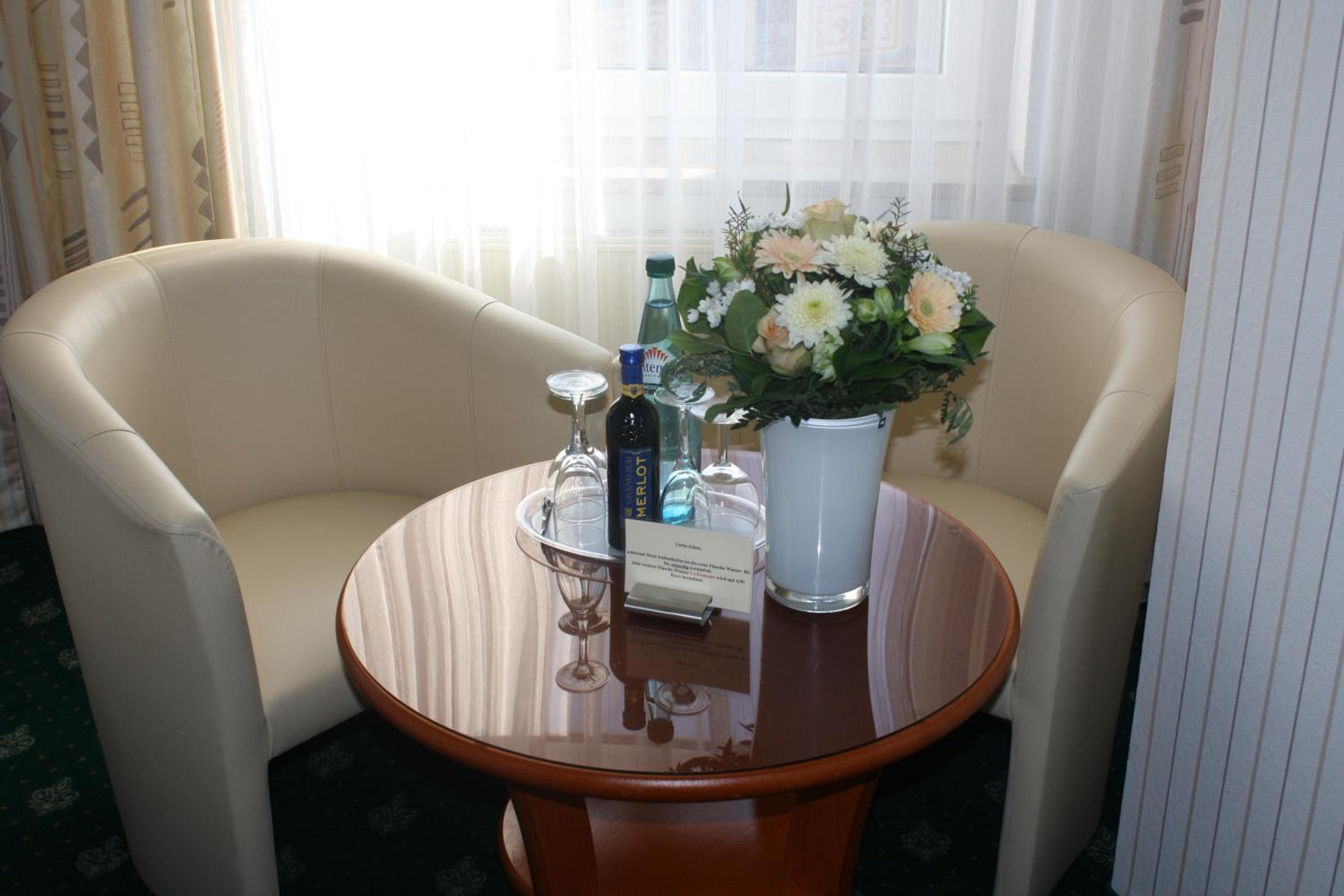 Double Room - Photo 16