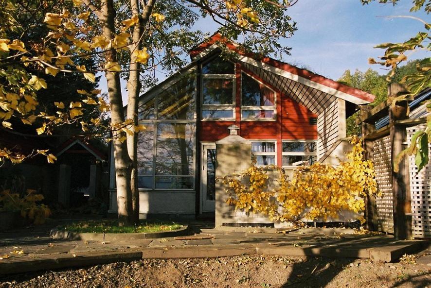 Three-Bedroom House - Photo 5