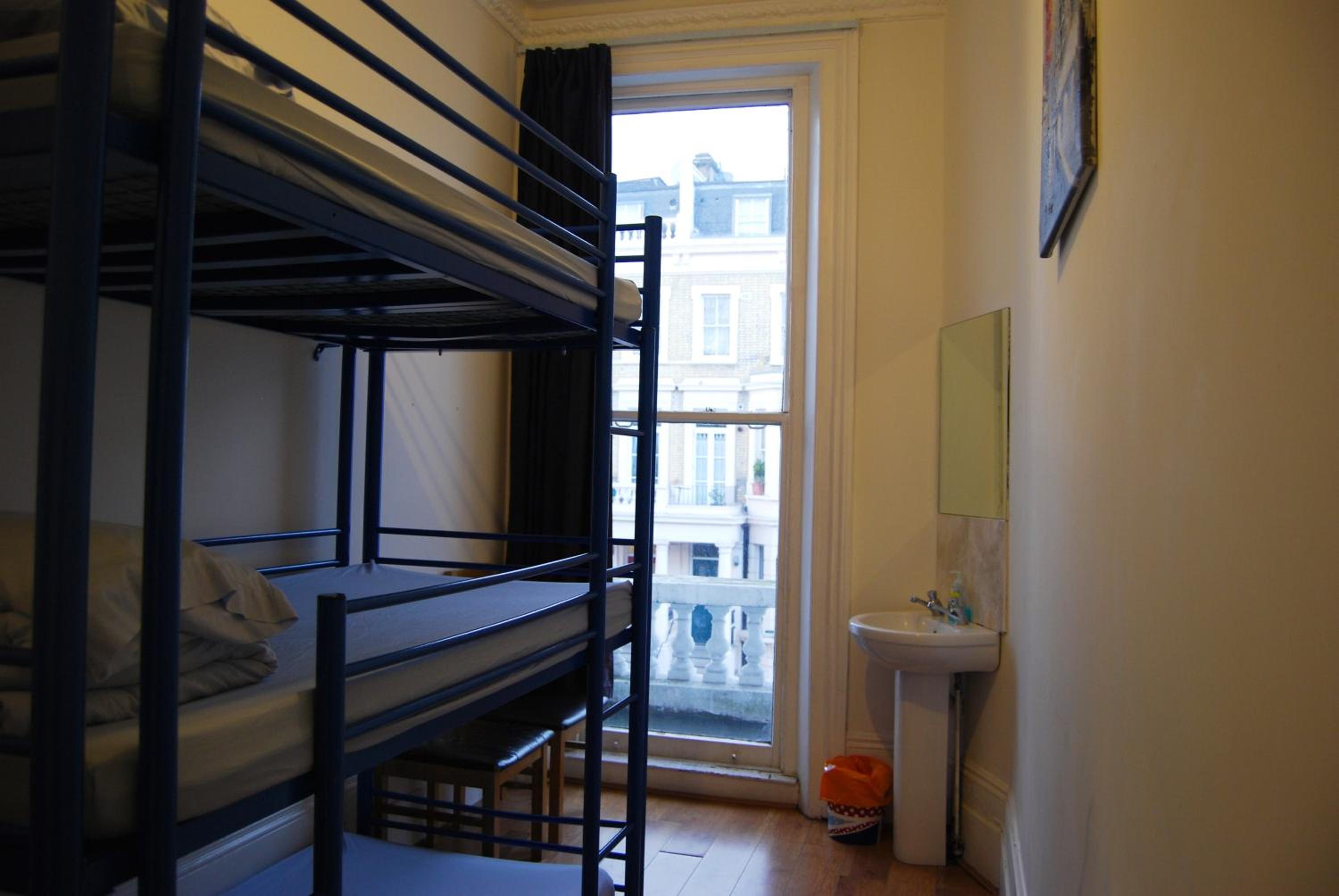 Triple Room with Shared Bathroom photo 1