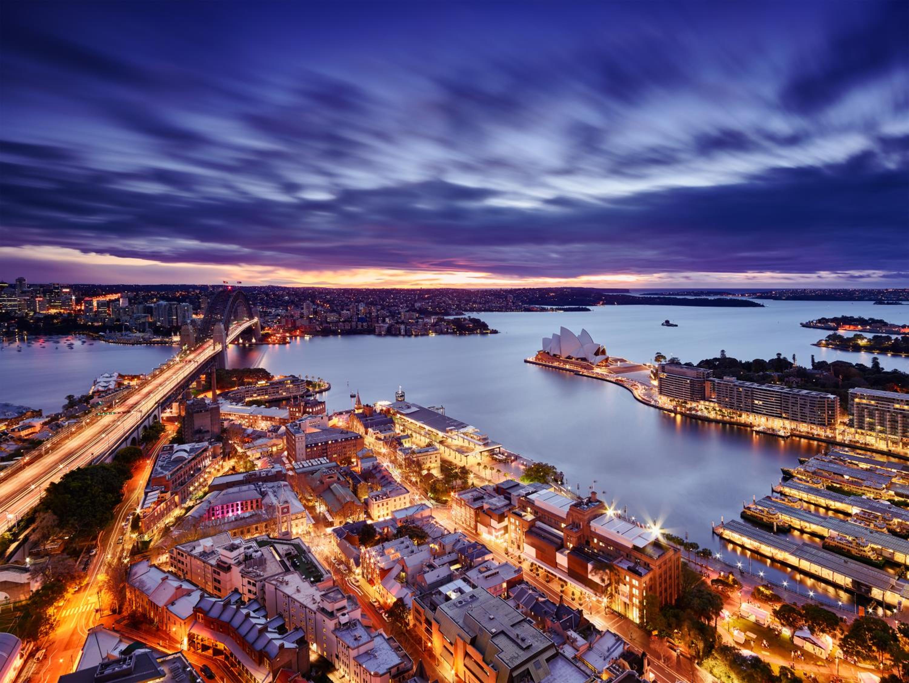 Horizon Premier Sydney Harbor King with Club Lounge Access