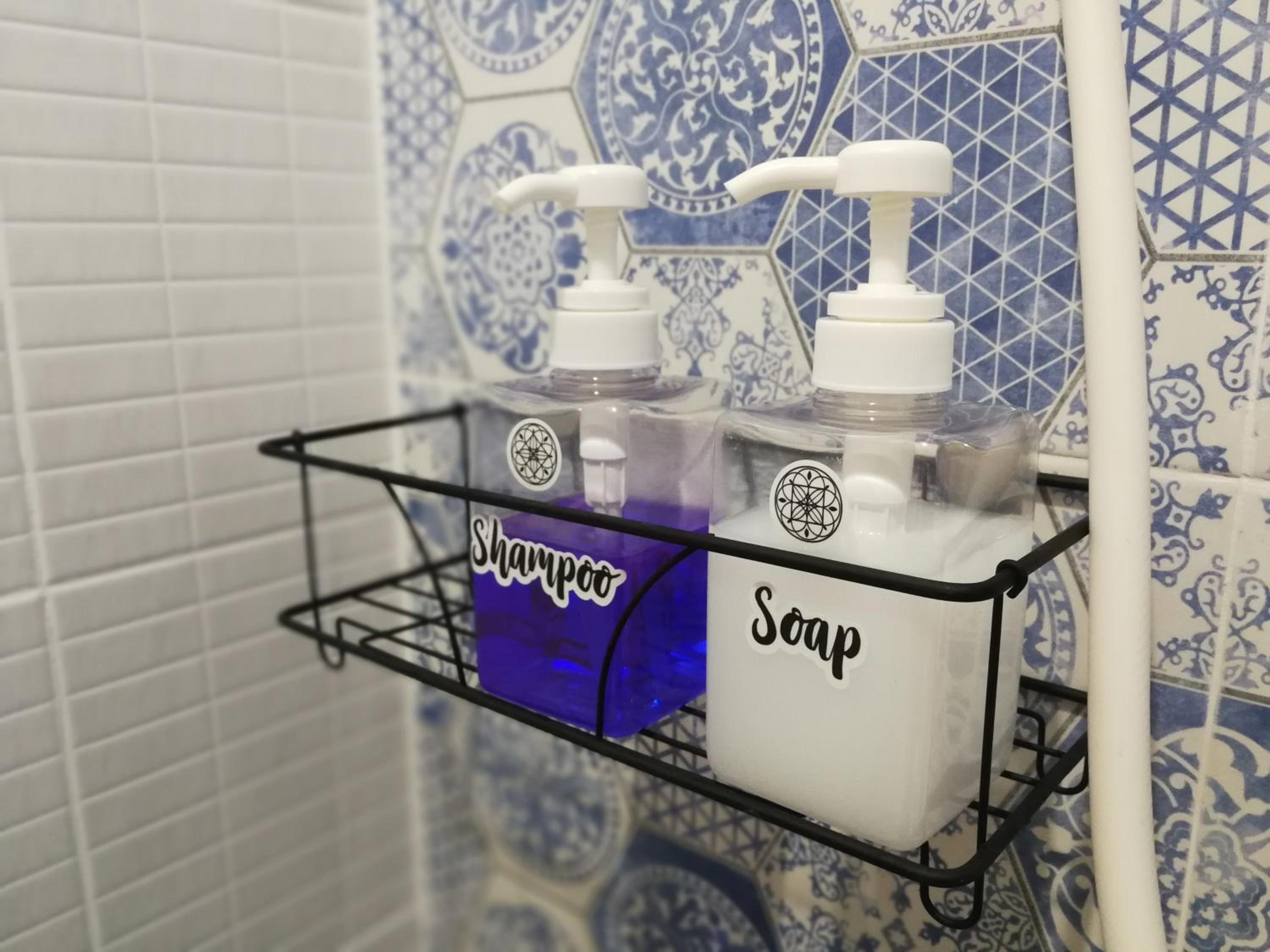 Twin Room with Shared Bathroom photo 2