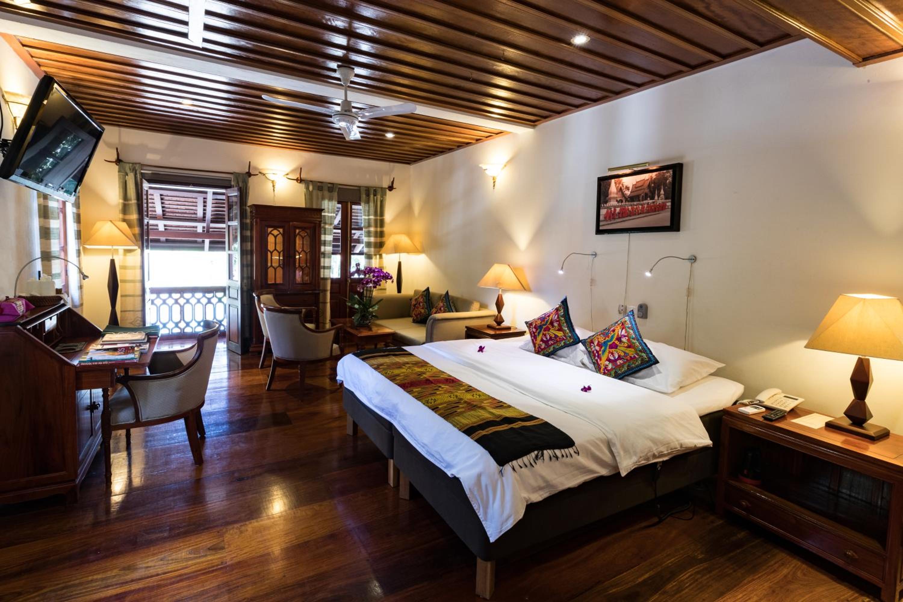 Junior Suite with Mekong River View photo 1