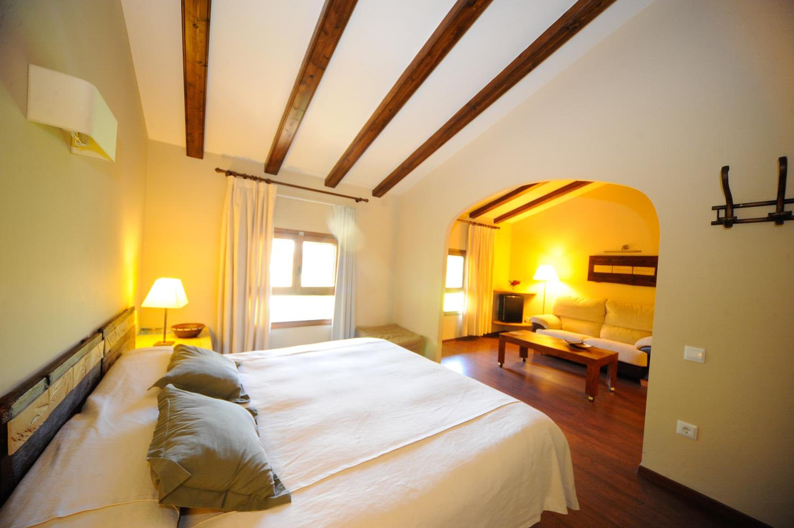 Suite - Photo 11