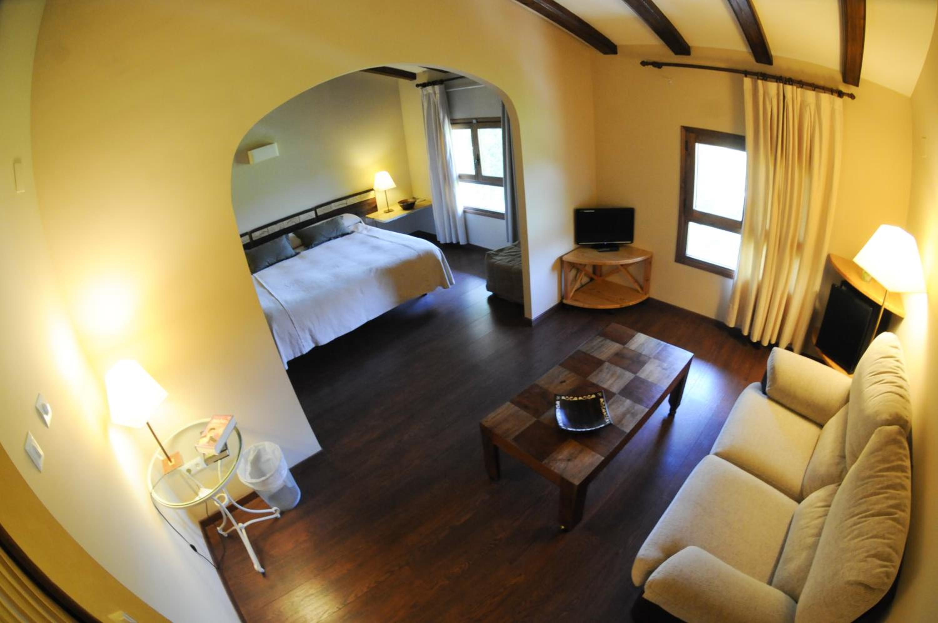Suite - Photo 7