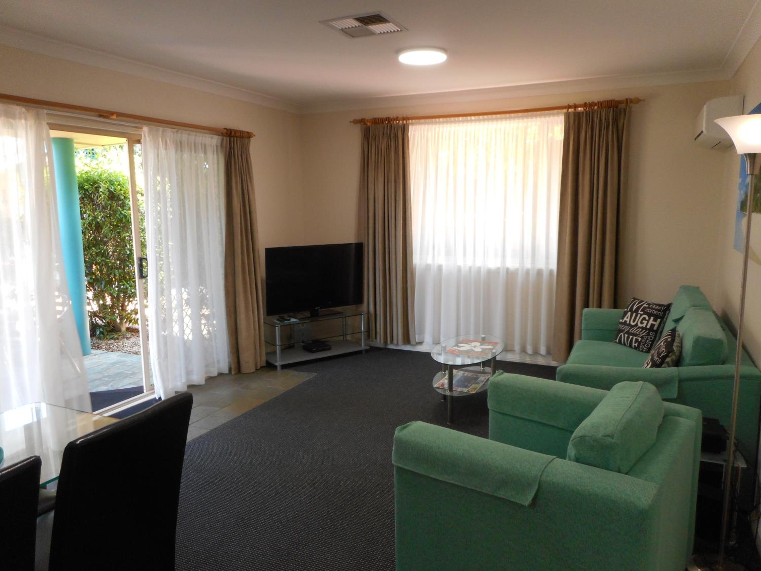 Deluxe King Room - Disability Access