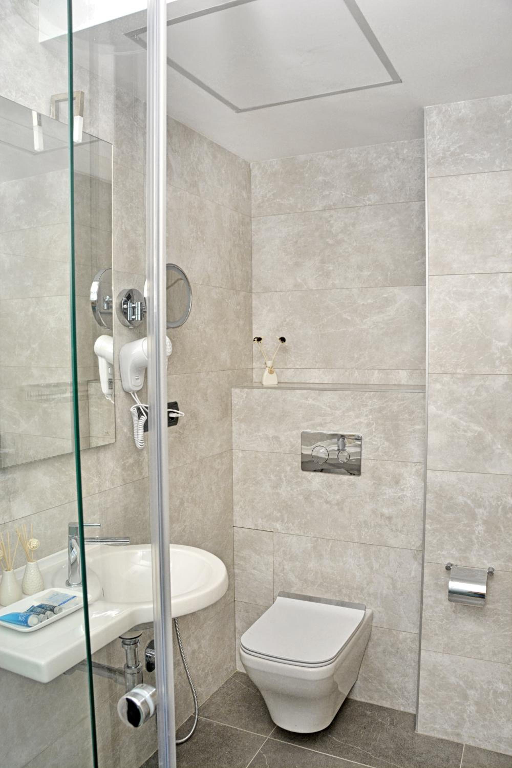 Single Room with Balcony photo 2