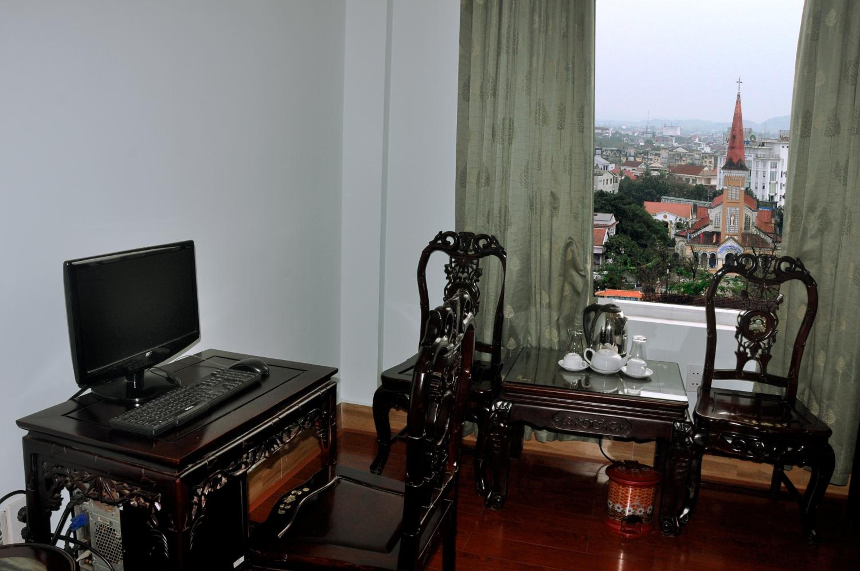 Family Room (3 Adults)