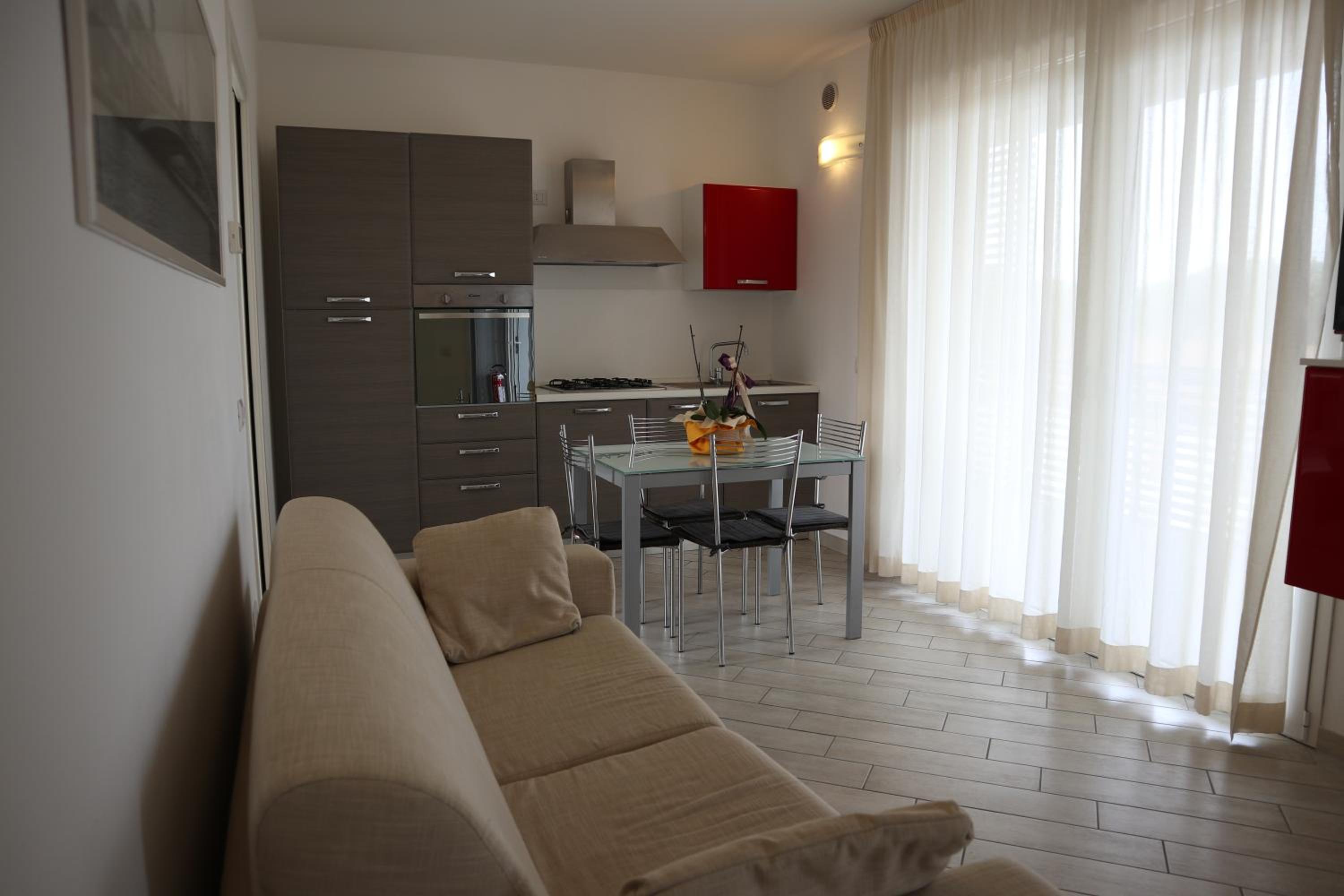 One-Bedroom Apartment - Photo 9