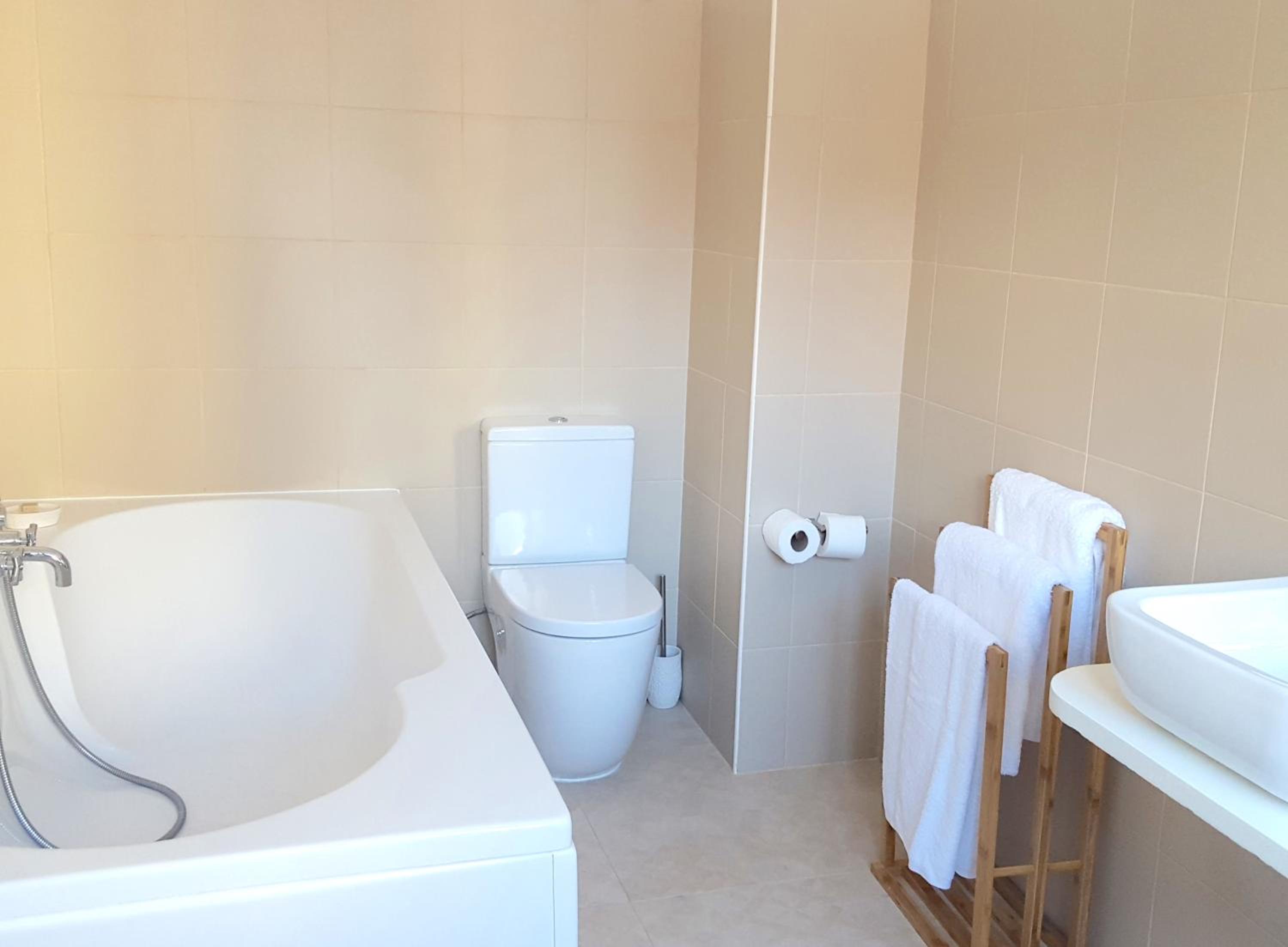 Deluxe Double Room - Photo 7