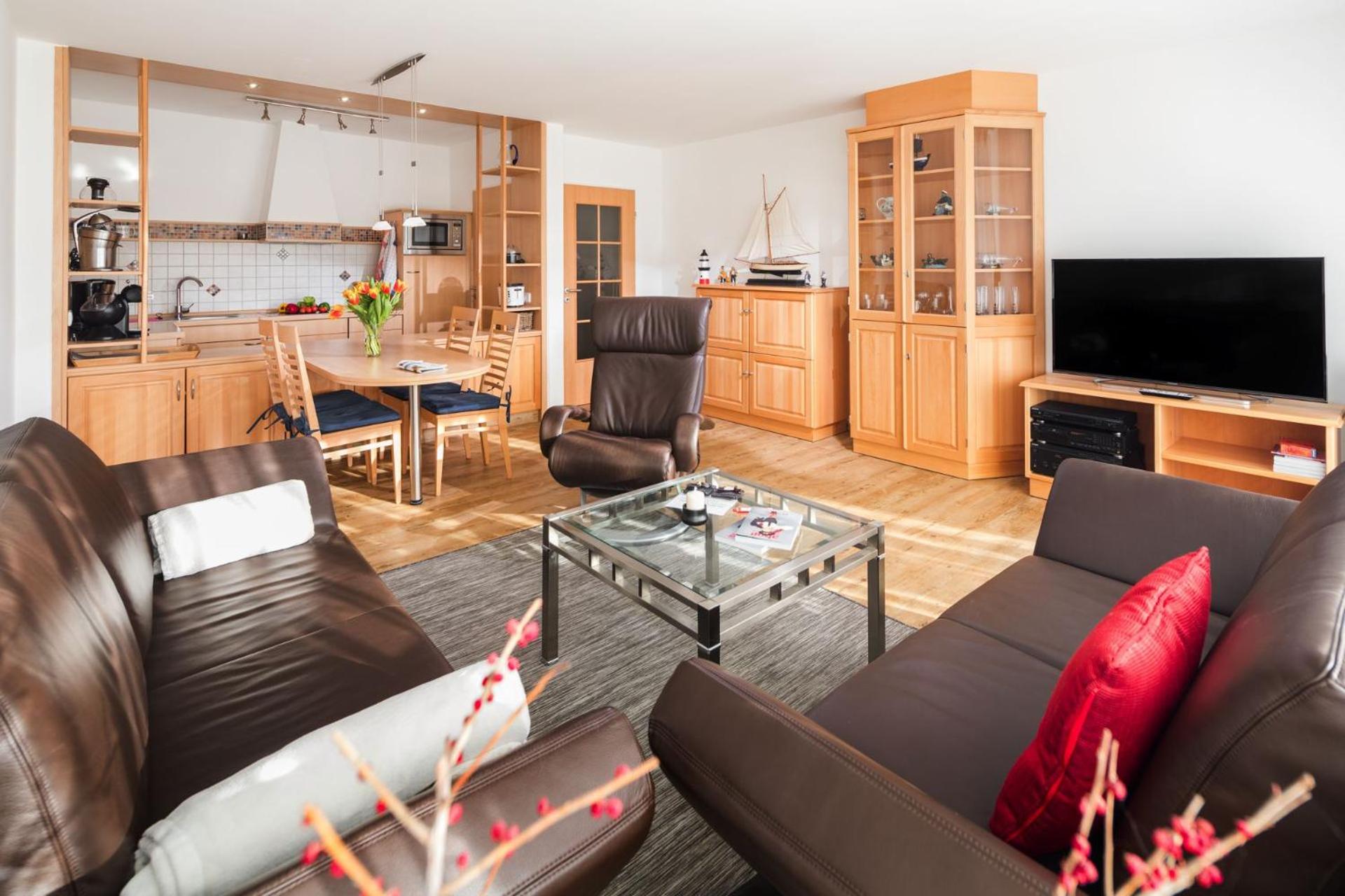 Two-Bedroom Apartment with Balcony photo 2
