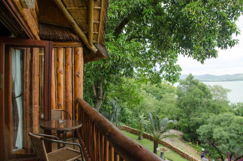 King Room with Balcony - Photo 2